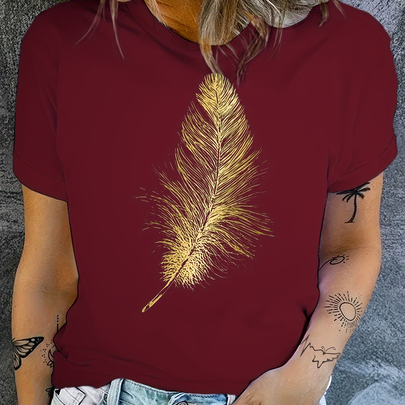 

Golden Feather Print T-shirt, Short Sleeve Crew Neck Casual Top For Spring & Summer, Women's Clothing