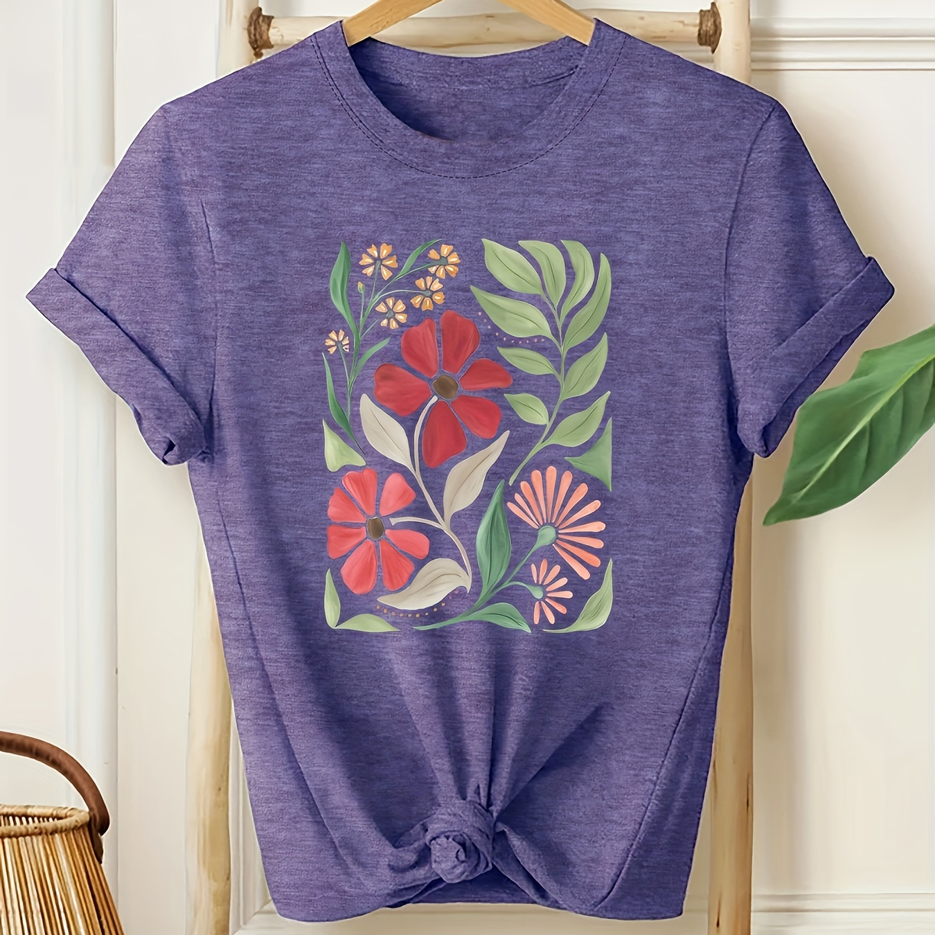 

Women'-inspired Floral Totem Graphic Tee - Casual Crew Neck, Soft Cotton , Machine Washable