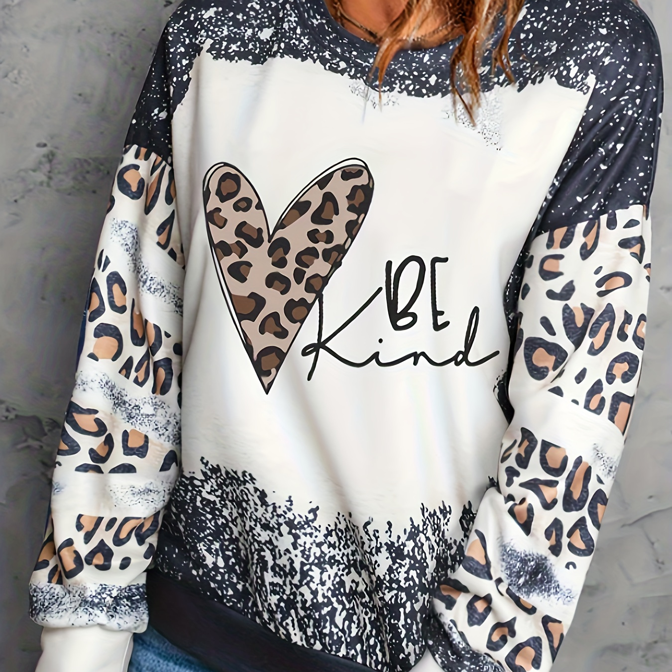 

Plus Size Casual Sweatshirt, Women's Plus Leopard Heart & Slogan Print Long Sleeve Crew Neck Medium Stretch Pullover Sweatshirt, Casual Tops For Fall & Winter, Plus Size Women's Clothing