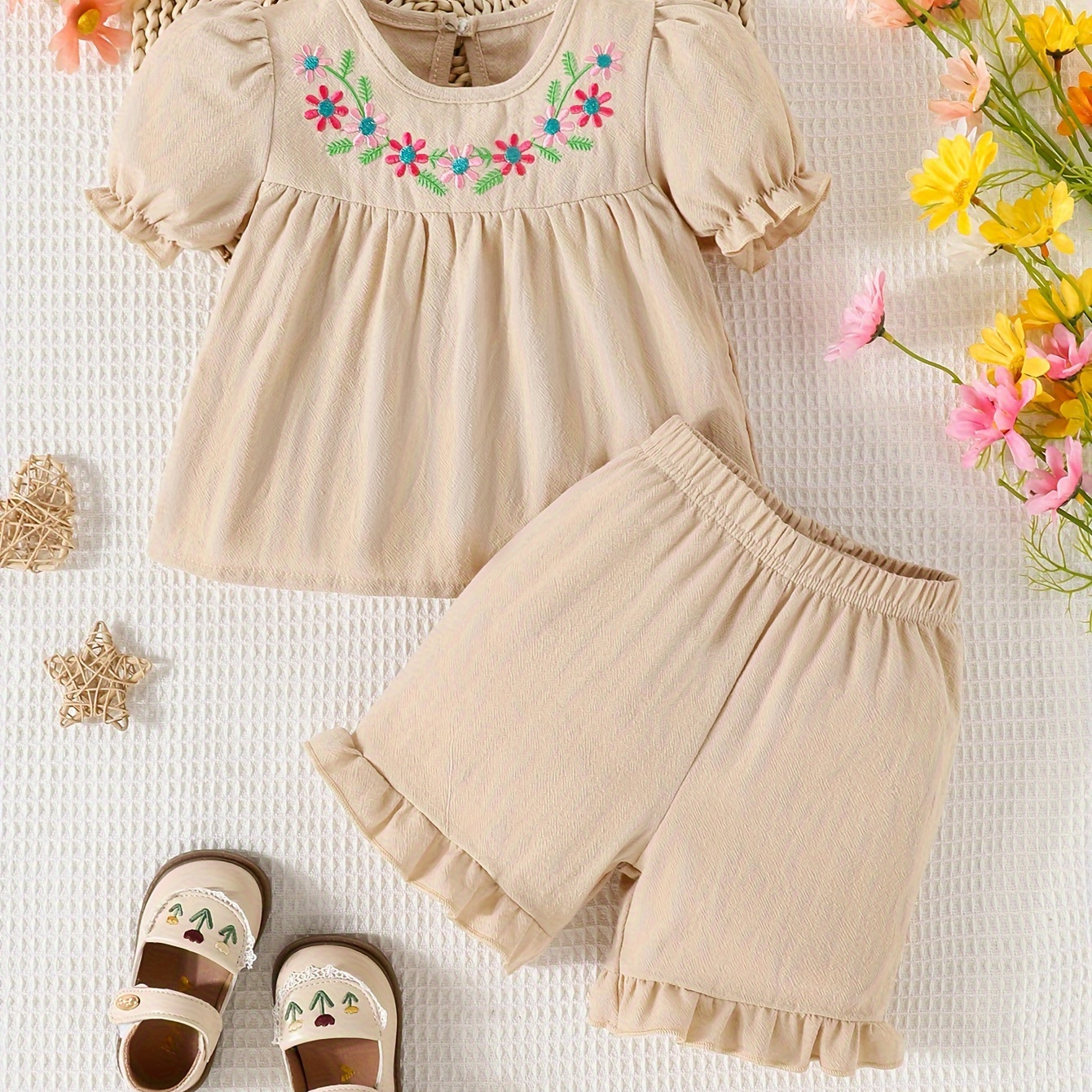 

2pcs Infant & Toddler's Floral Embroidered Pastoral Style Outfit, Comfy Cotton Peplum Top & Shorts, Baby Girl's Clothes