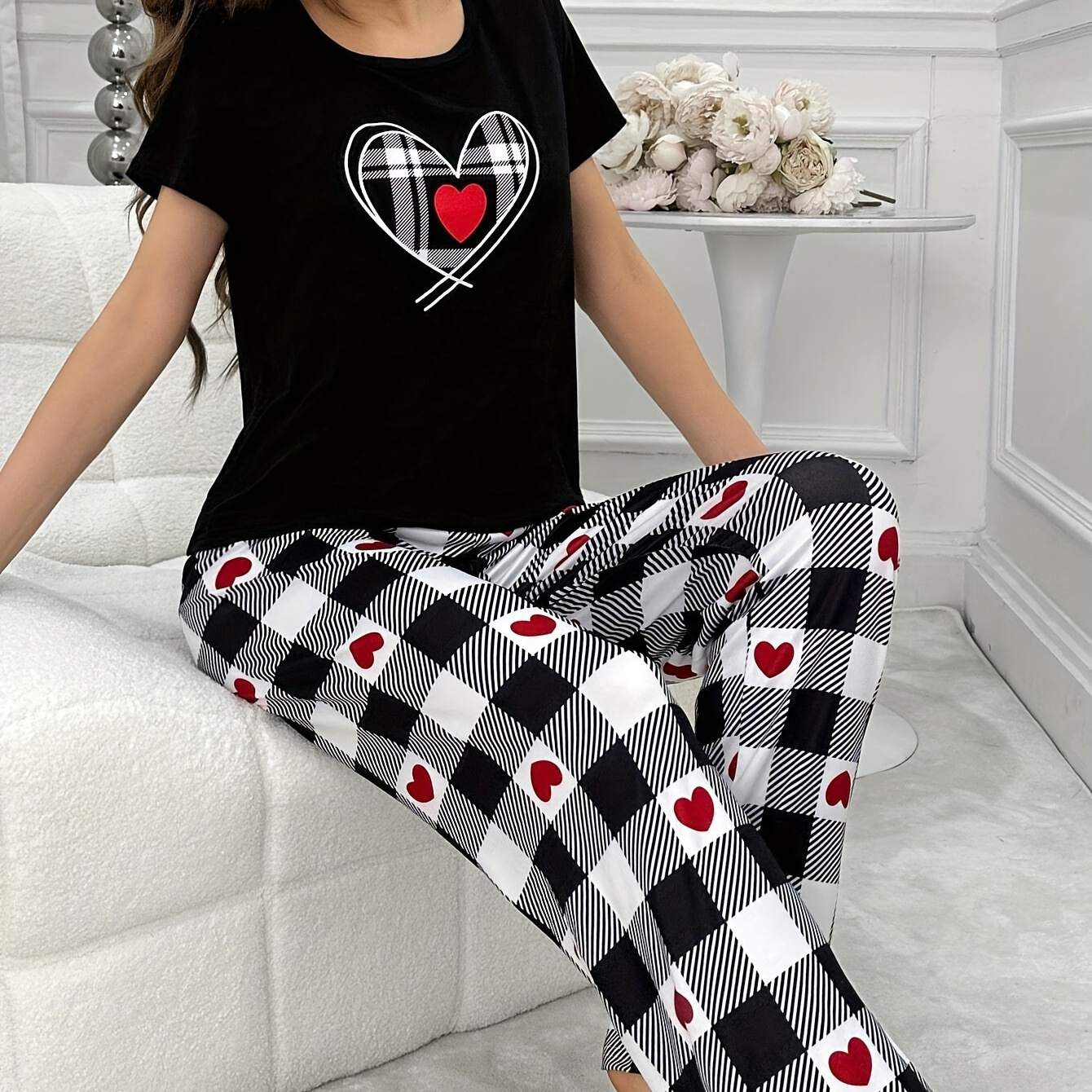 

Women's Heart Plaid Print Casual Pajama Set, Short Sleeve Round Neck Top & Pants, Comfortable Relaxed Fit