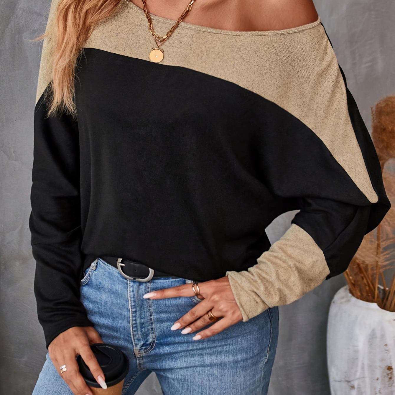 

Elegant One-shoulder T-shirt, Polyester Knit Fabric, Long Sleeve, Crew Neck, Solid Color With Lace Detail, For Fall/winter