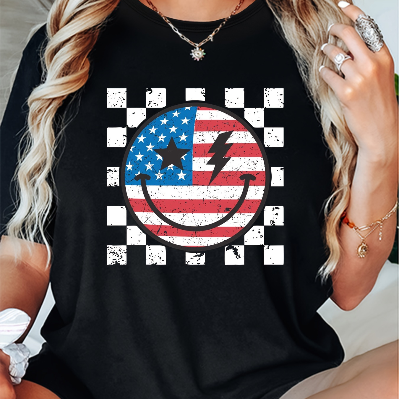 

Women's Casual Round Neck T-shirt, American Flag Checkerboard Smiling Face Print, Short Sleeve Tee For Spring & Summer, Sporty Everyday Top