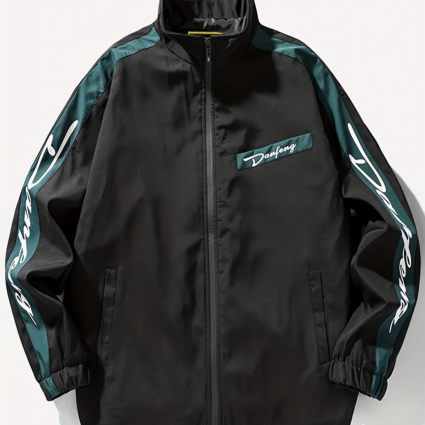

Men's Trendy Soft-shell Jacket, Casual Windproof & Waterproof Zip Up Comfy Loose Jacket For Fall Winter Outdoor, K-pop