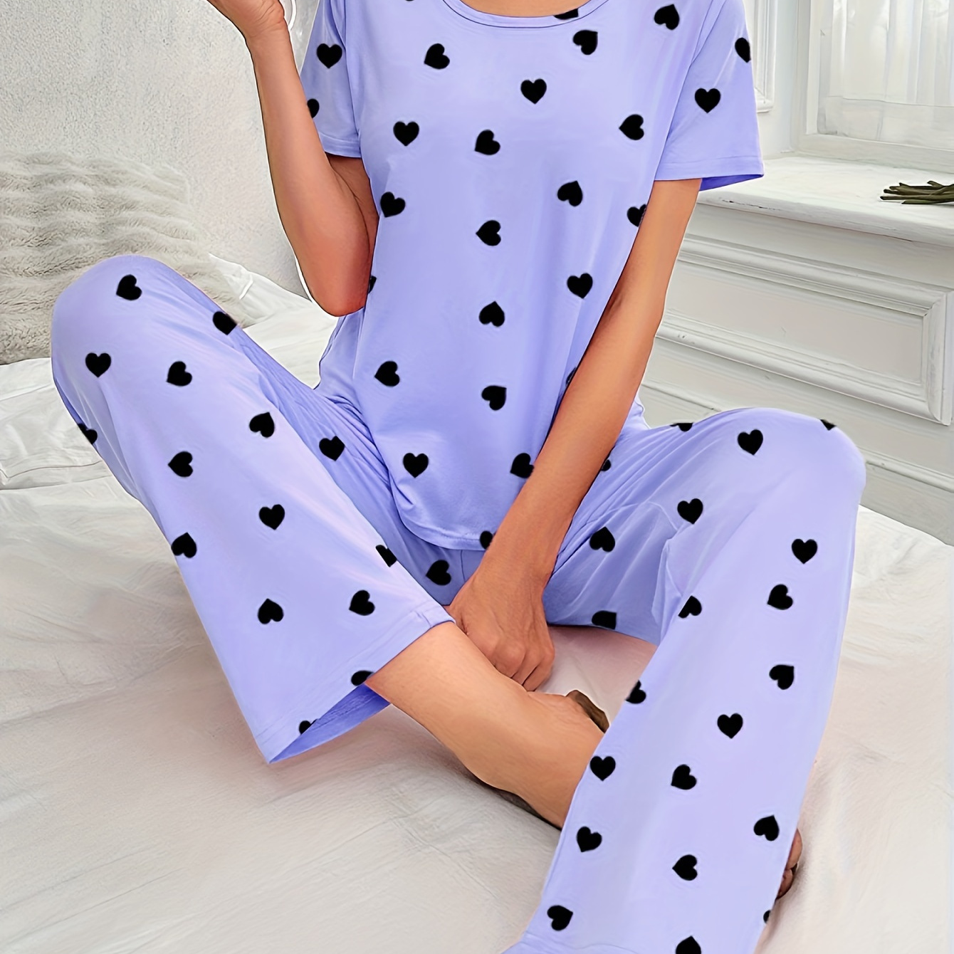 

Women's Cozy Heart Print Pajama Set - Short Sleeve & Long Pants, Round Neck, Semi-sheer Polyester Sleepwear