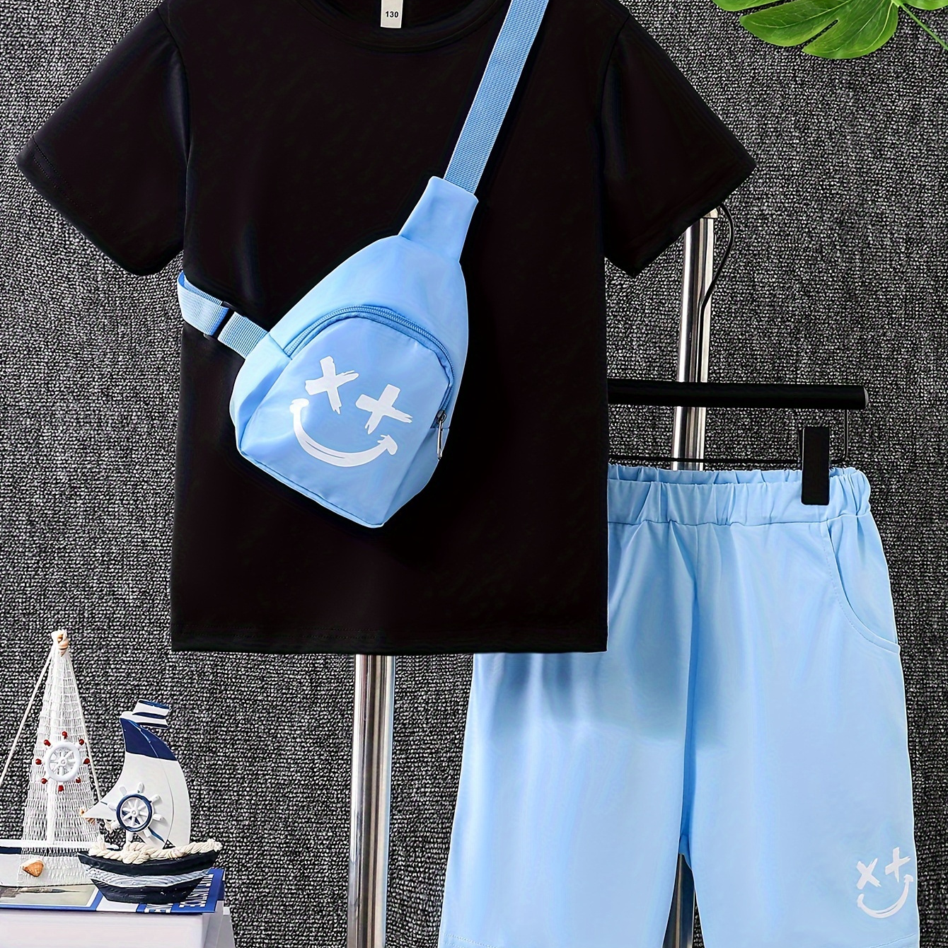 

Boy's Color Clash 2pcs Casual Outfit, T-shirt & Bag & Funny Face Print Shorts Set, Boy's Clothes For Summer