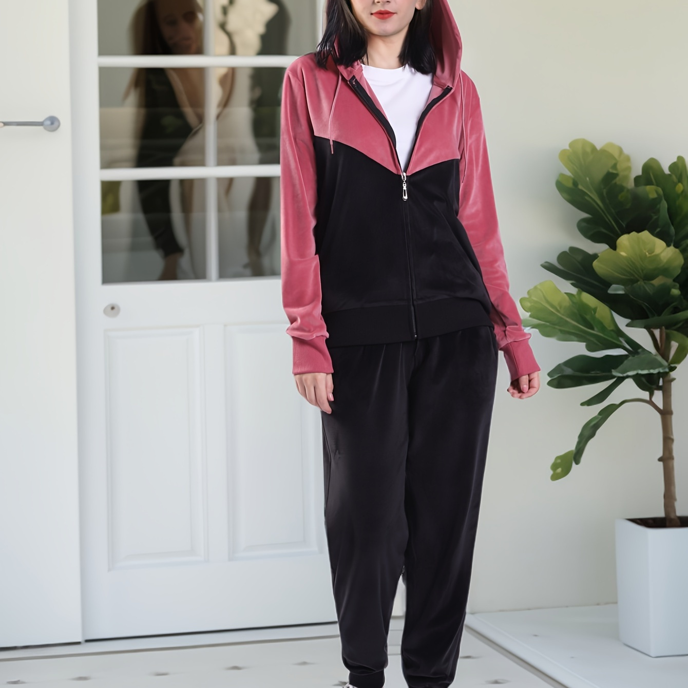 

Velour Tracksuit Women's 2 Piece Outfit Zip Up Hoodie Sweatshirt And Jogger Pant Sweatsuits Set Women's Track Suit Set