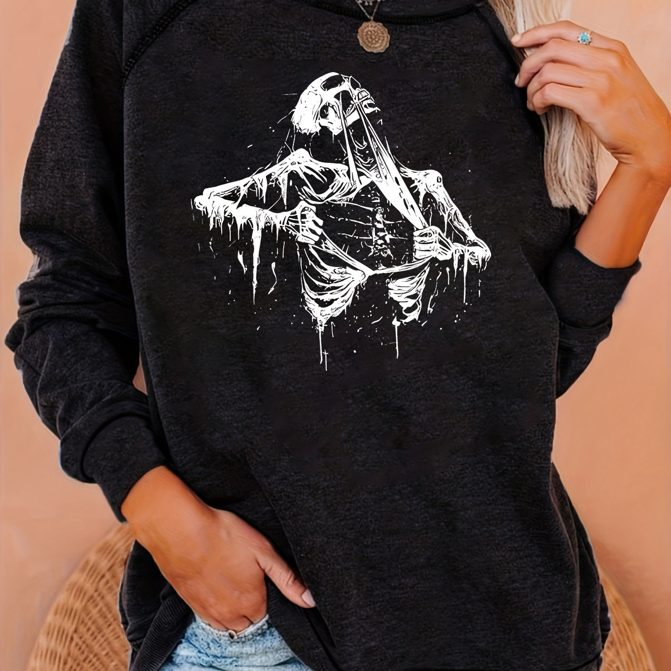 

Skull Print Pullover Sweatshirt, Casual Raglan Long Sleeve Crew Neck Sweatshirt For Fall & Winter, Women's Clothing