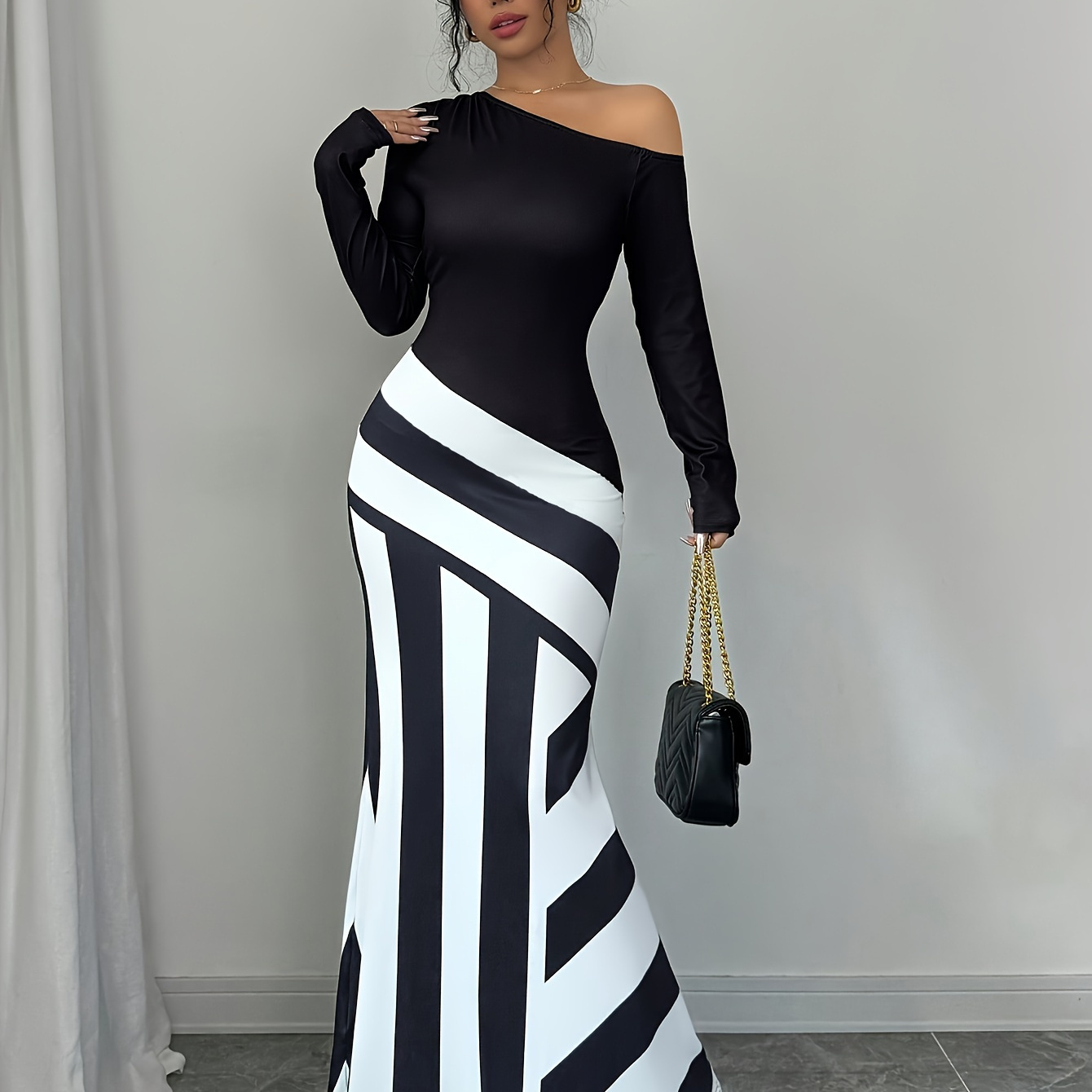 

Women's Elegant Off-shoulder Striped Maxi Dress - Black & White Abstract Print, Long Sleeve, Form-fitting, Machine Washable, Polyester Blend