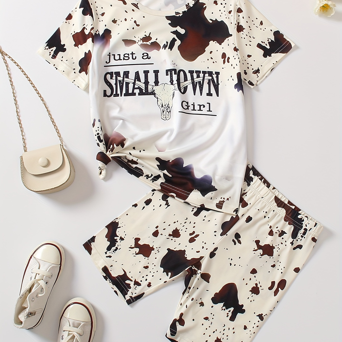

'small Town Girl' Pattern Girl's Outfit Short Sleeve Top & Shorts Set, Casual Style 2pcs Summer Clothes