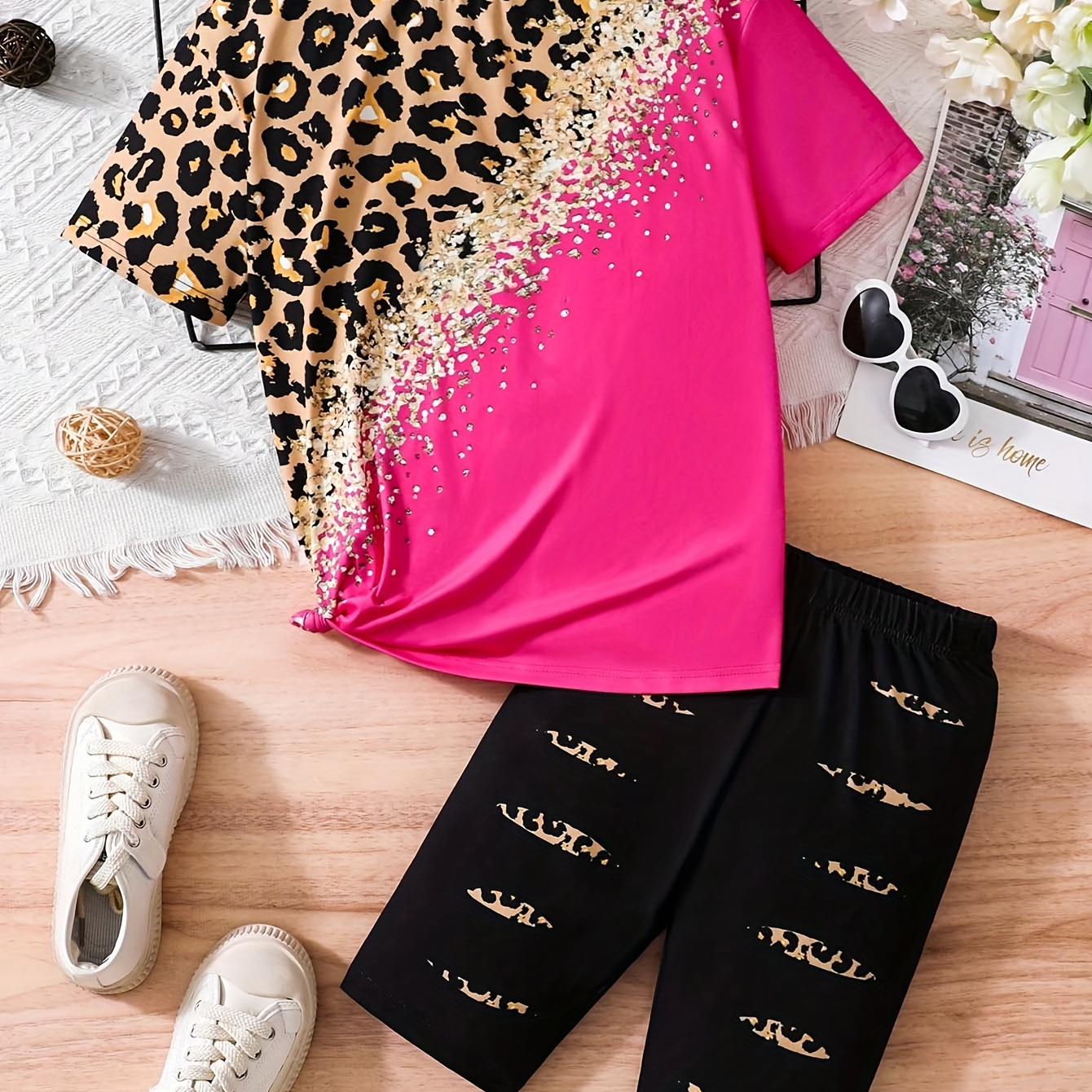 

Girl's 2pcs Chic Leopard Spliced Graphic T-shirt Top + Shorts Holiday Casual Summer Outfit Gift