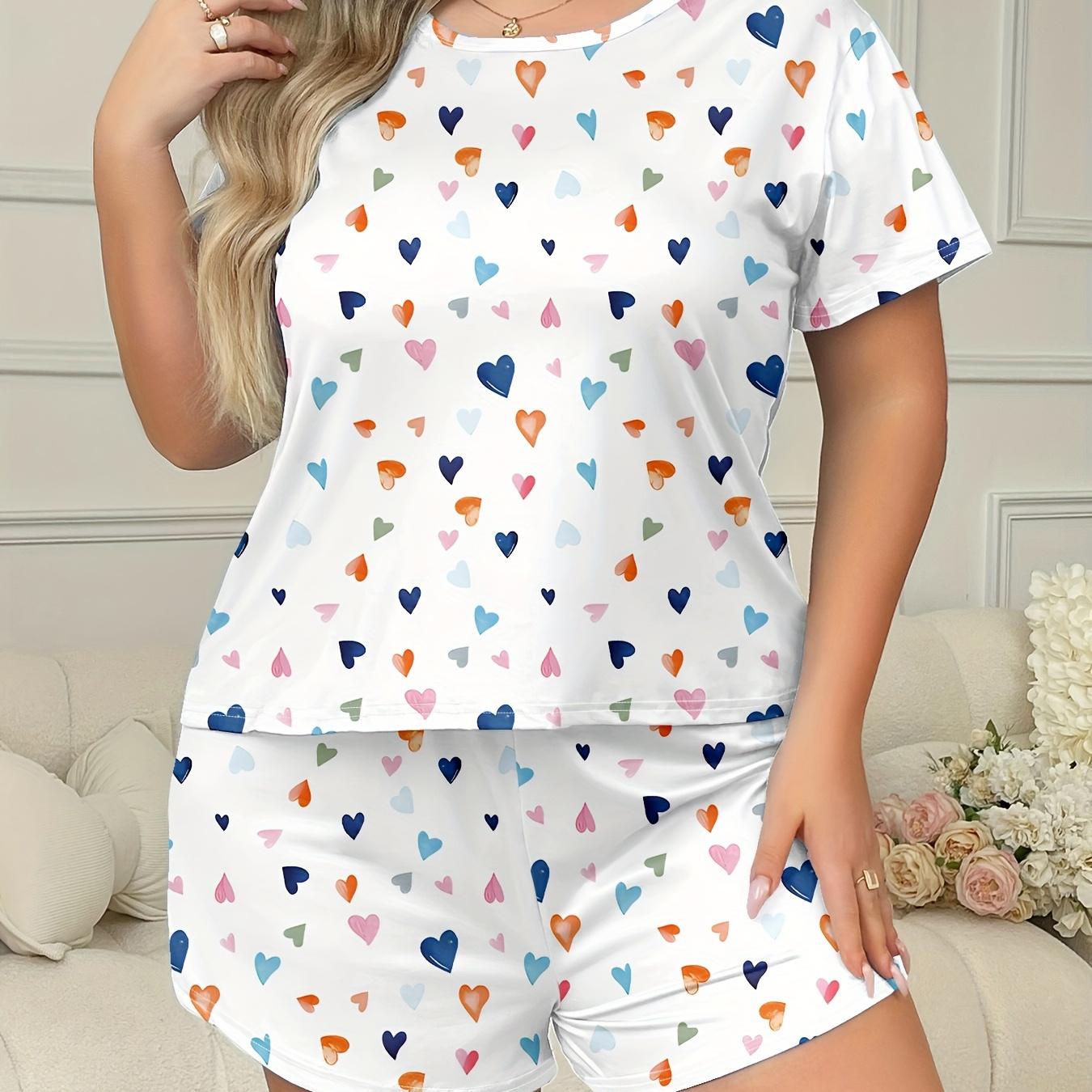 

Women's Plus Casual Pajama Set, Plus Size Colorful Heart Print Short Sleeve T-shirt & Shorts Loungewear 2 Piece Set