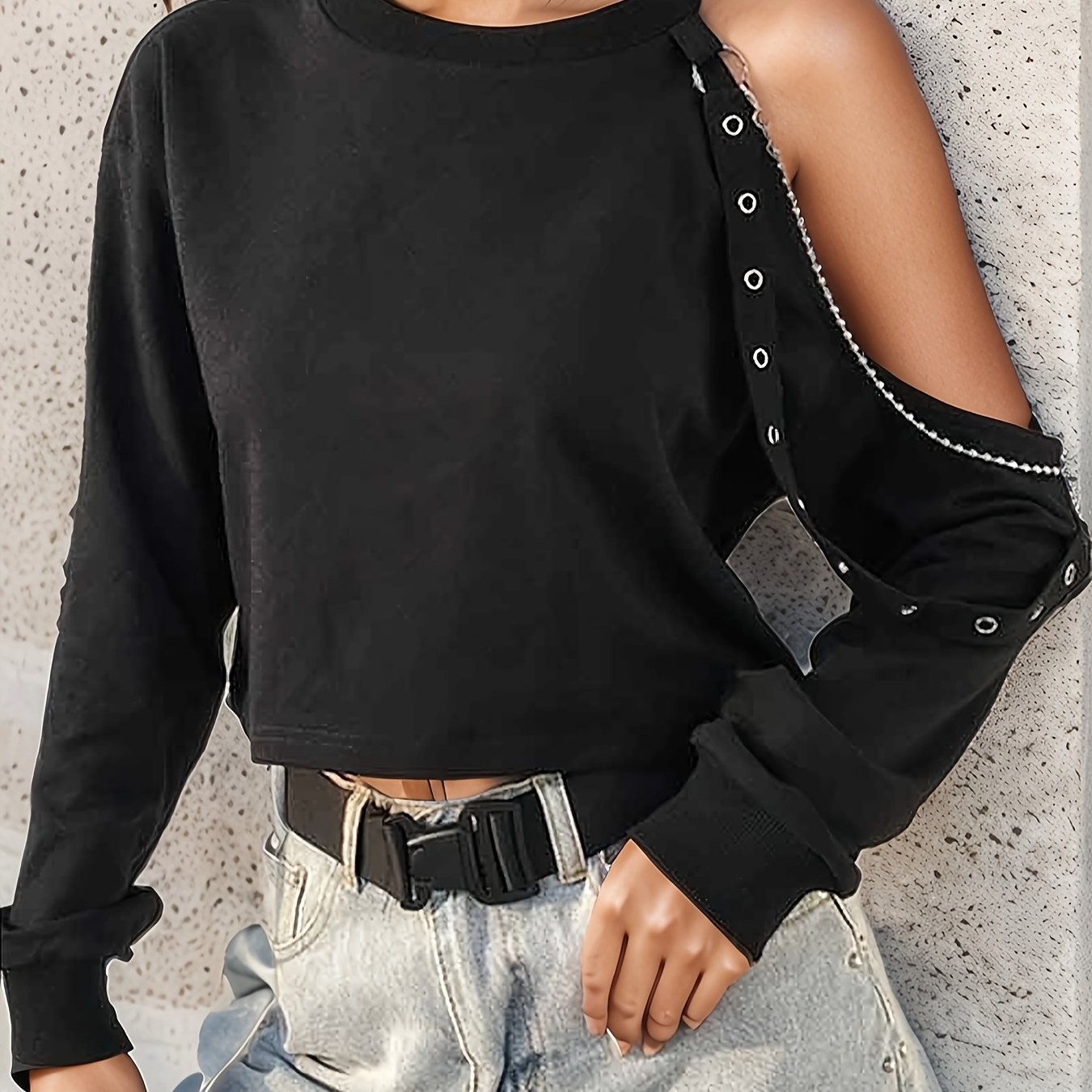 

Women's Casual Long Sleeve T-shirt With Chain Detail, Crew Neck, Solid Color, Knit Fabric, Polyester 95% Elastane 5%, All Season Fashion Top - Yy103337