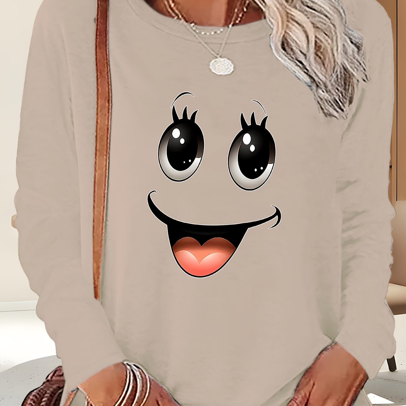 

Women's Casual Crew Neck Long Sleeve T-shirt With Cute Cartoon Face Applique, Regular Length Knit Polyester Tee For All - 180g/m²