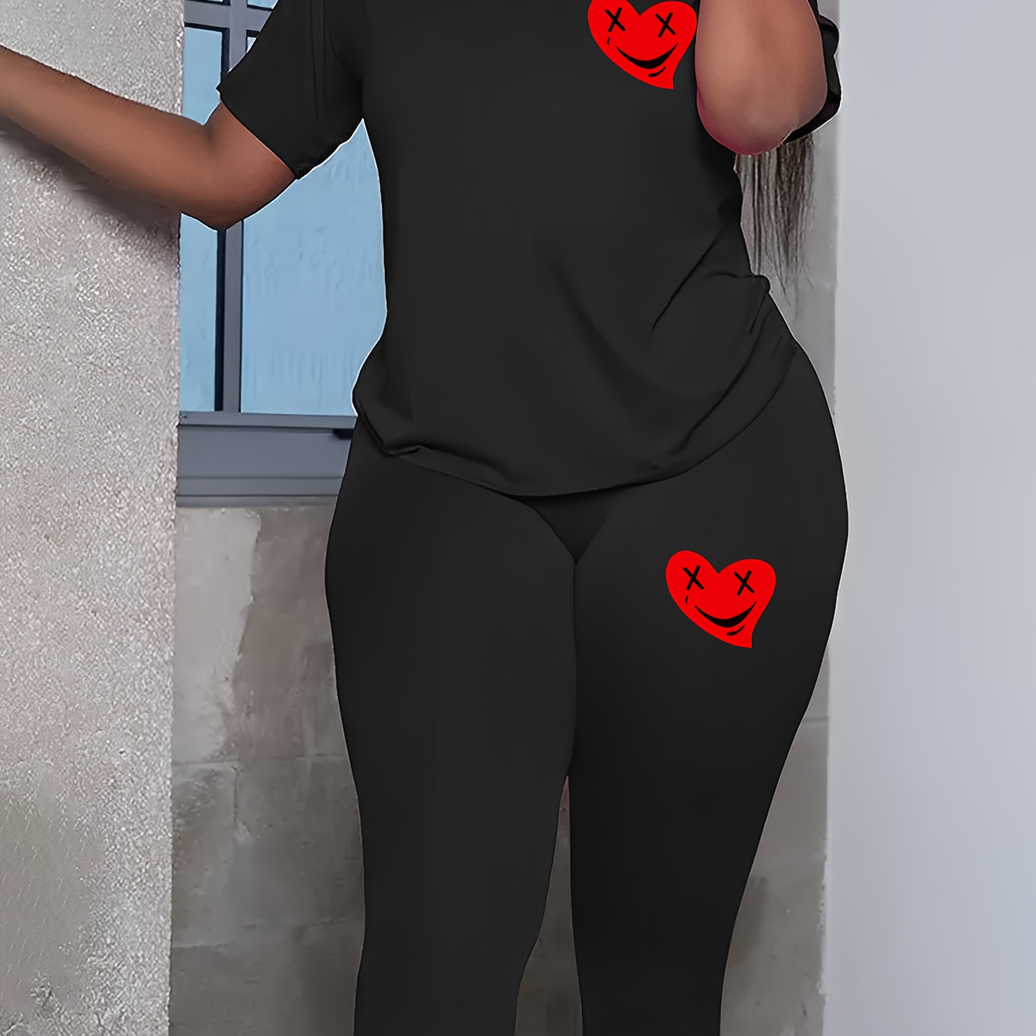 

Women's Valentine's Day Casual Outfits Set, Plus Size Heart Graphic Short Sleeve Tee & Leggings Outfits 2 Piece Set
