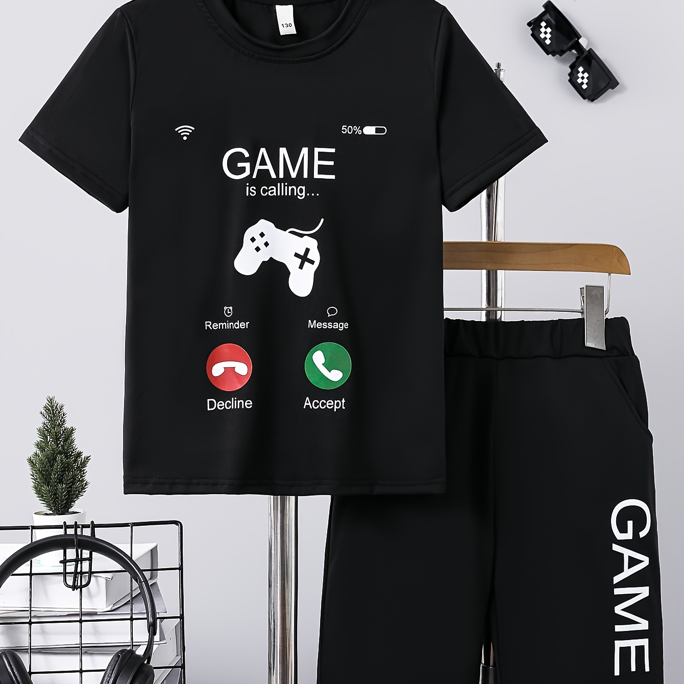 

2pcs Boys Casual Game Is Calling Phone Screen Graphic Print Short Sleeve T-shirt & Shorts Set, Comfy Summer Boys Clothes