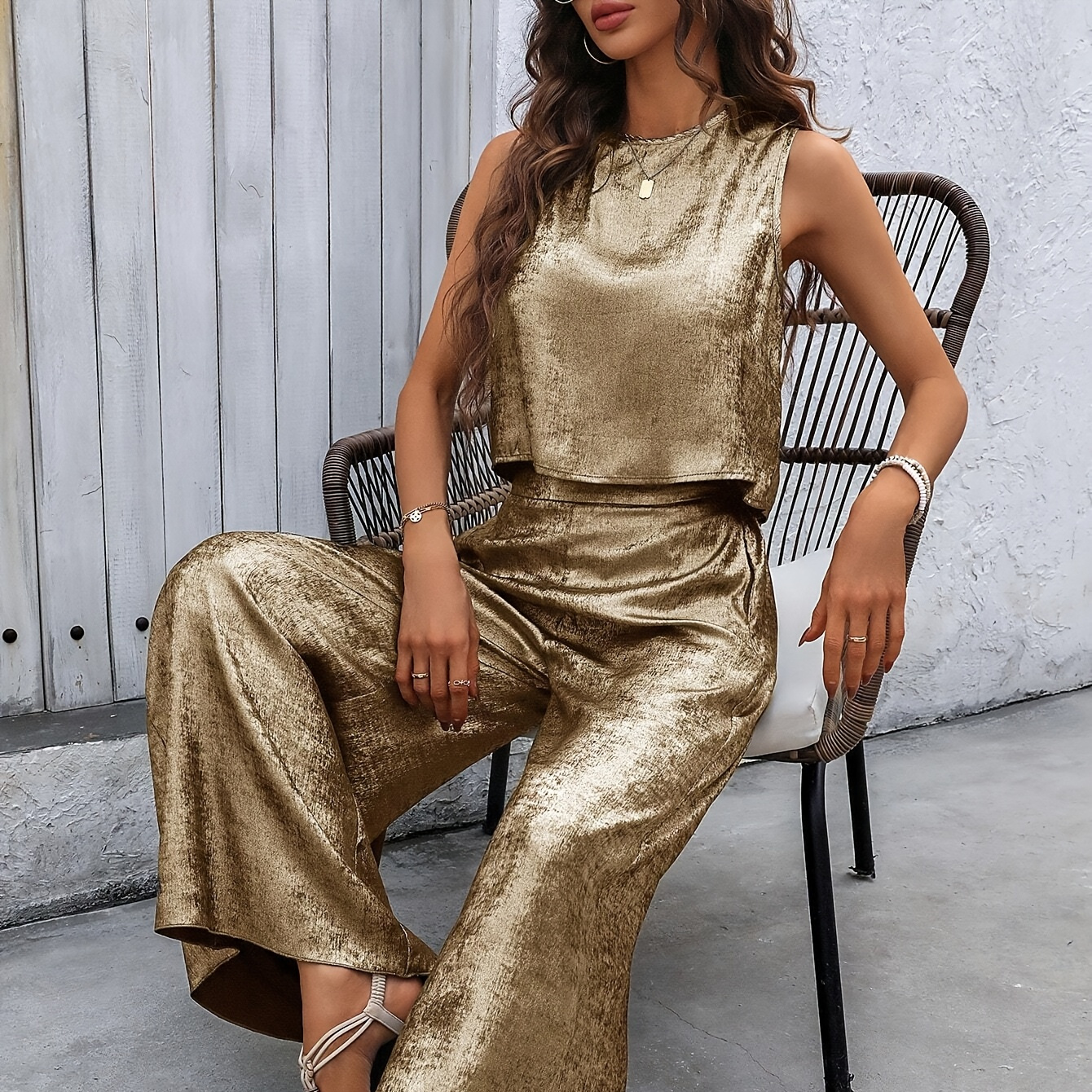 

Elegant Golden Metallic Women'-piece Set - Chic Sleeveless Top & High-waist Wide-leg Pants, Polyester, Spring/summer Fashion Ensemble