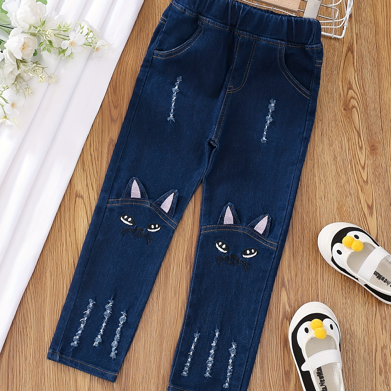 

Autumn And Winter Girls Fashionable Cute Cartoon Embroidered Denim Trousers