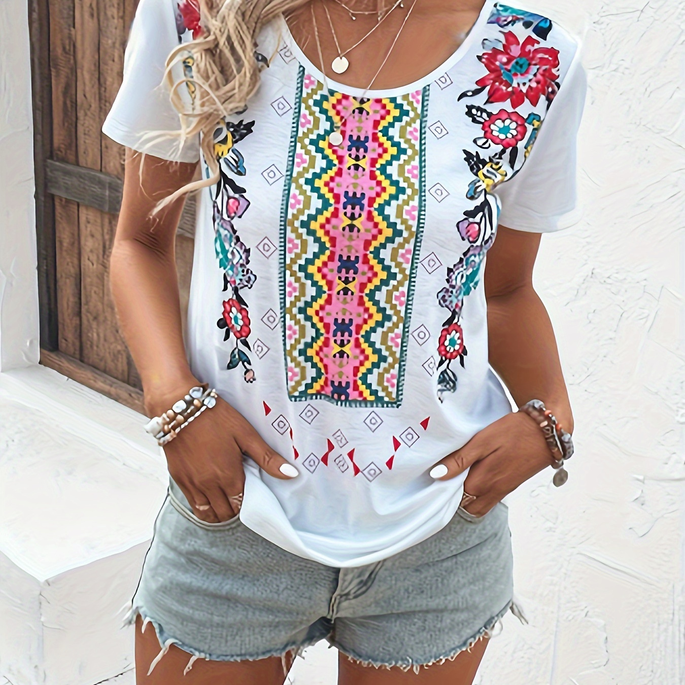 

Tribal Print Crew Neck T-shirt, Casual Short Sleeve T-shirt For Spring & Summer, Women's Clothing