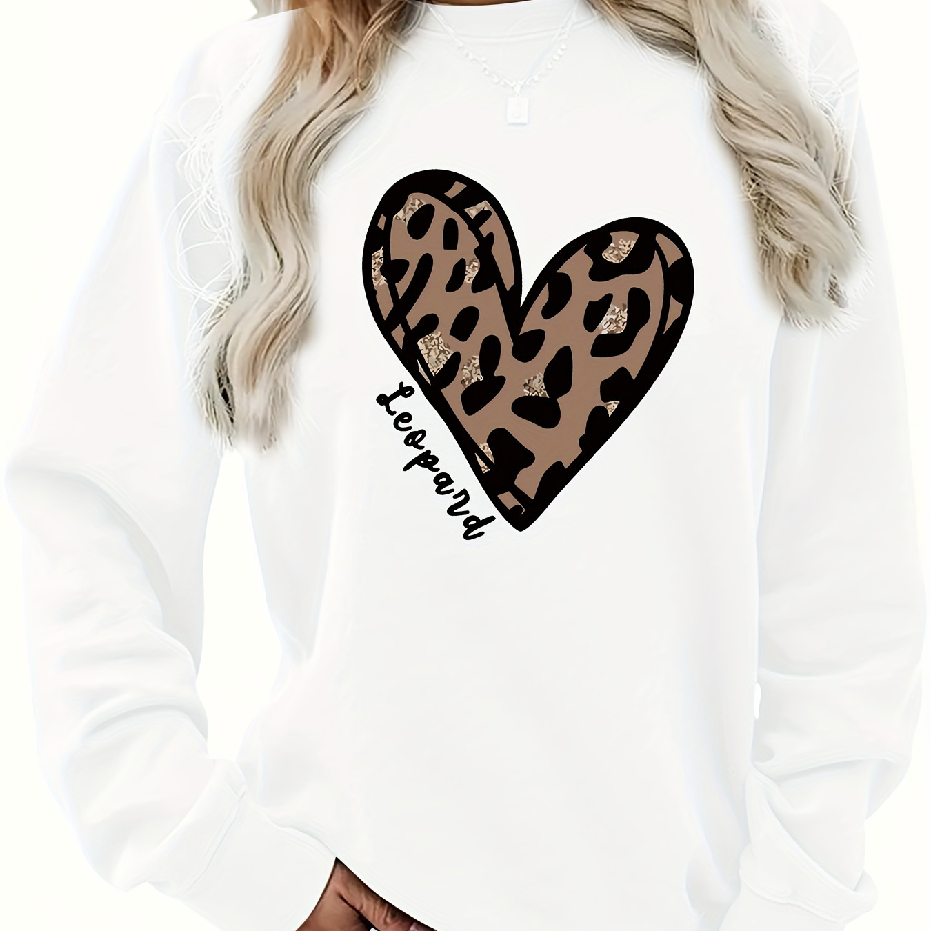 

Plus Size Leopard Heart Print Sweatshirt, Casual Long Sleeve Crew Neck Sweatshirt, Women's Plus Size Clothing