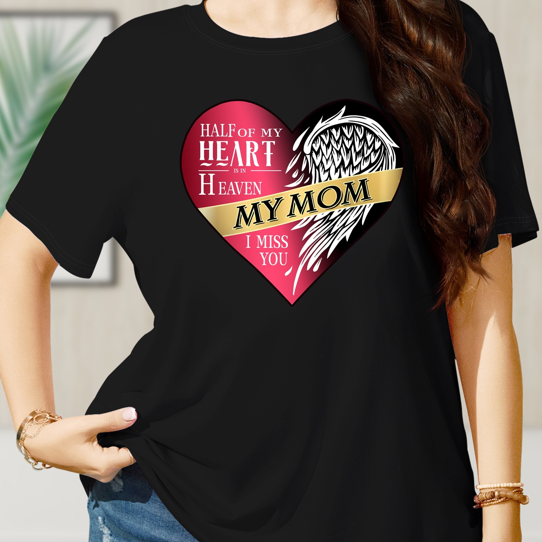 

Women's Plus Size Casual Sporty T-shirt, Mom Wings Heart Print, Comfort Fit Short Sleeve Tee, Fashion Breathable Casual Top