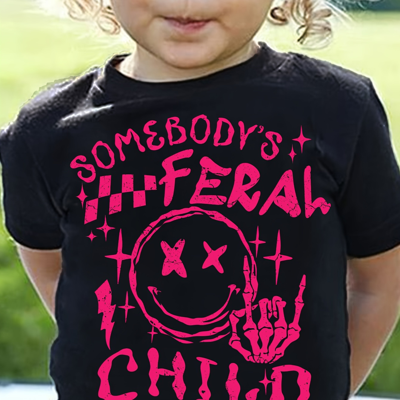 

Somebody's Feral Child & Cartoon Skeletal Hand Graphic Print, Girls' Casual & Comfy Crew Neck Short Sleeve T-shirt For Spring & Summer, Girls' Clothes For Outdoor Activities