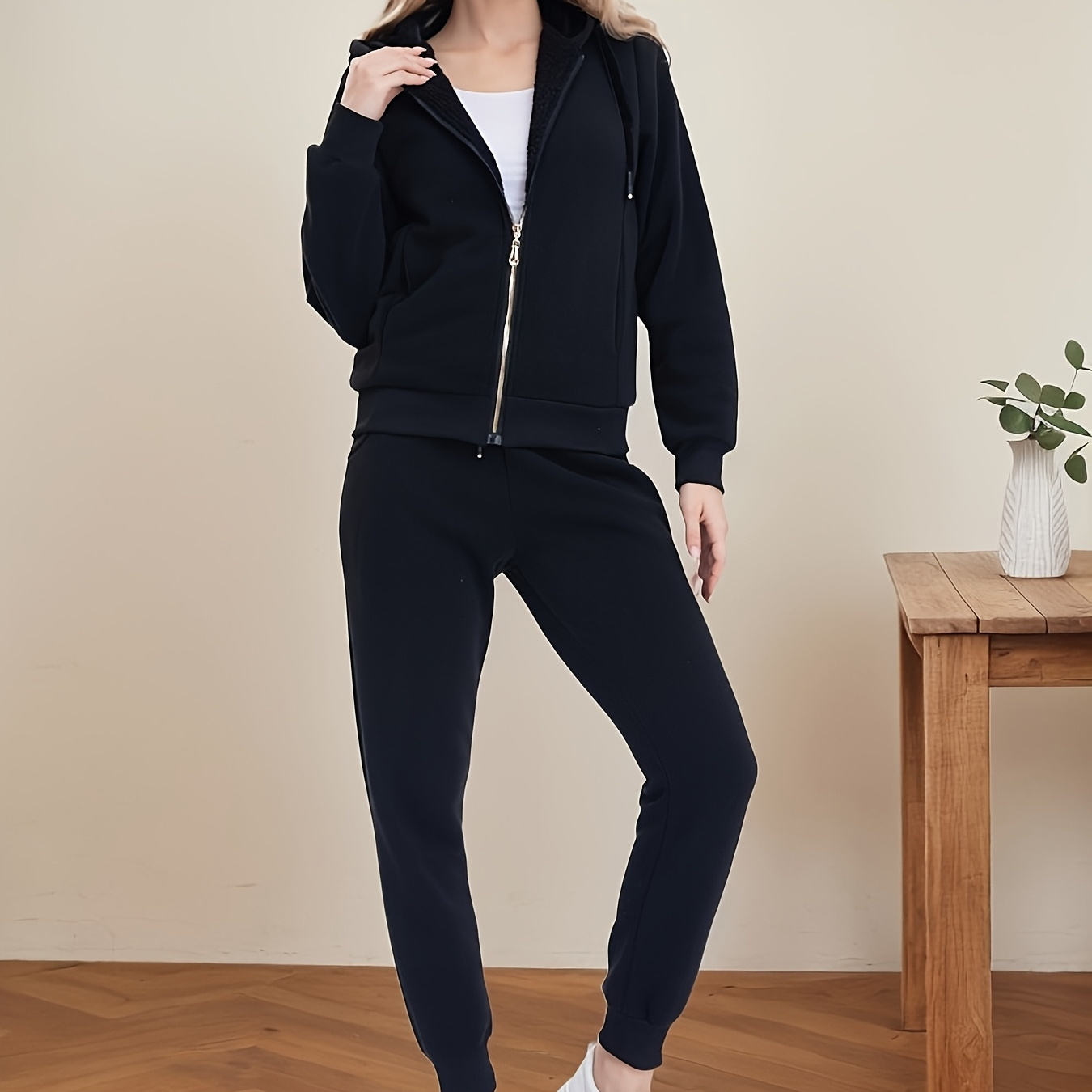 

Women's Casual Zip-up Hoodie Sweatshirt Set With Hood And Sherpa Lining - Comfortable And Stylish Athletic Wear Suit