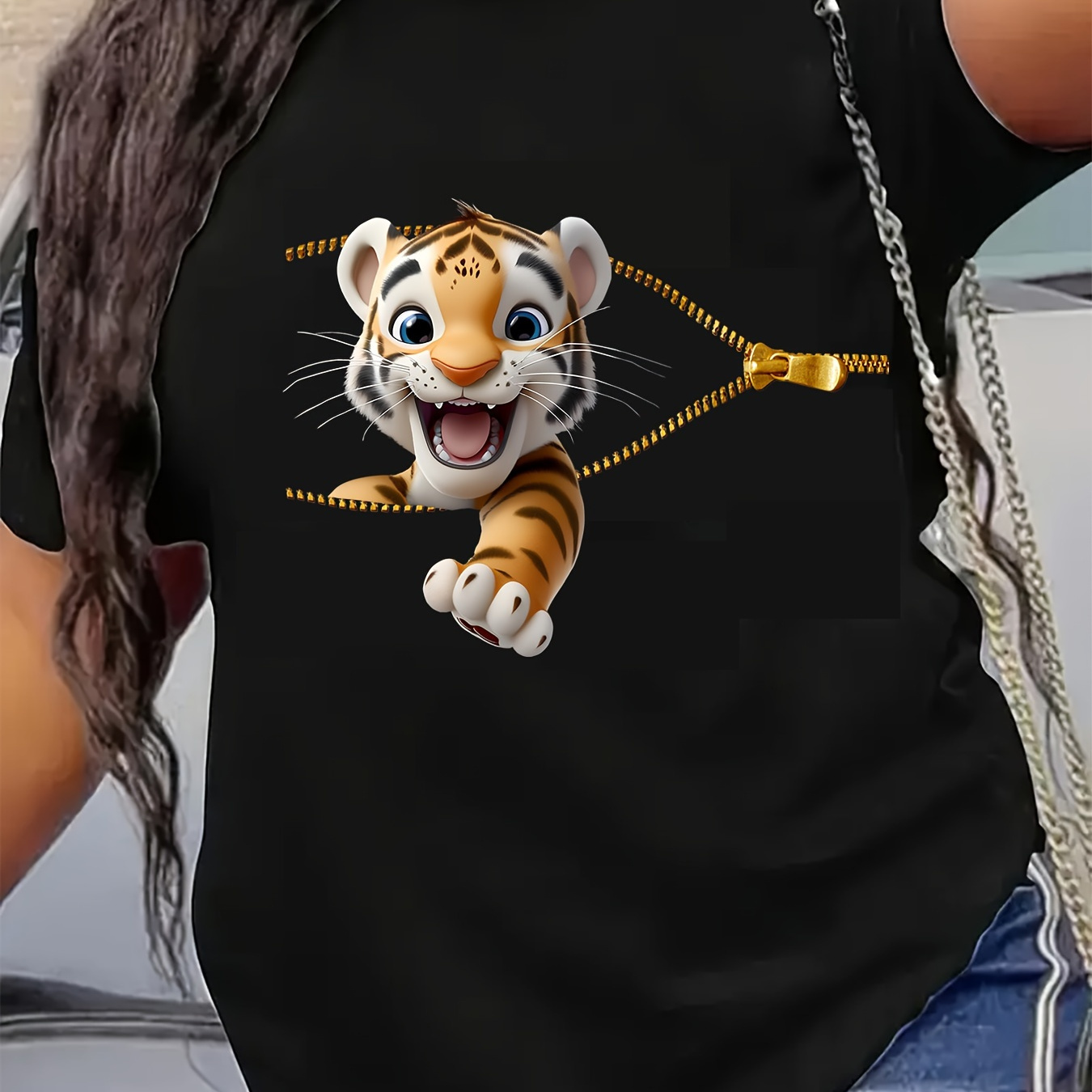 

Plus Size Tiger Print T-shirt, Casual Short Sleeve Top For Spring & Summer, Women's Plus Size Clothing