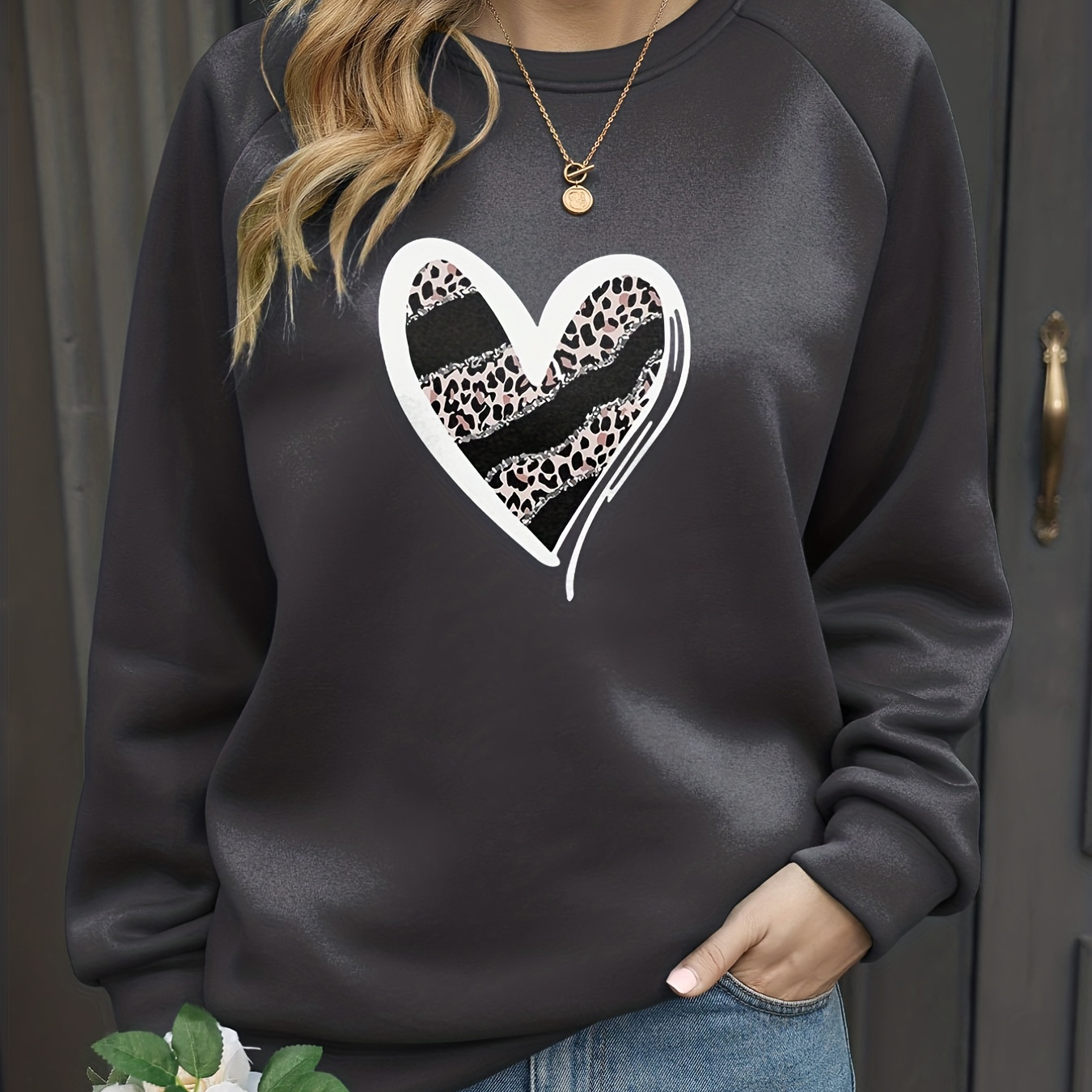 

Heart Print Pullover Sweatshirt, Casual Long Sleeve Crew Neck Sweatshirt For Spring & Fall, Women's Clothing