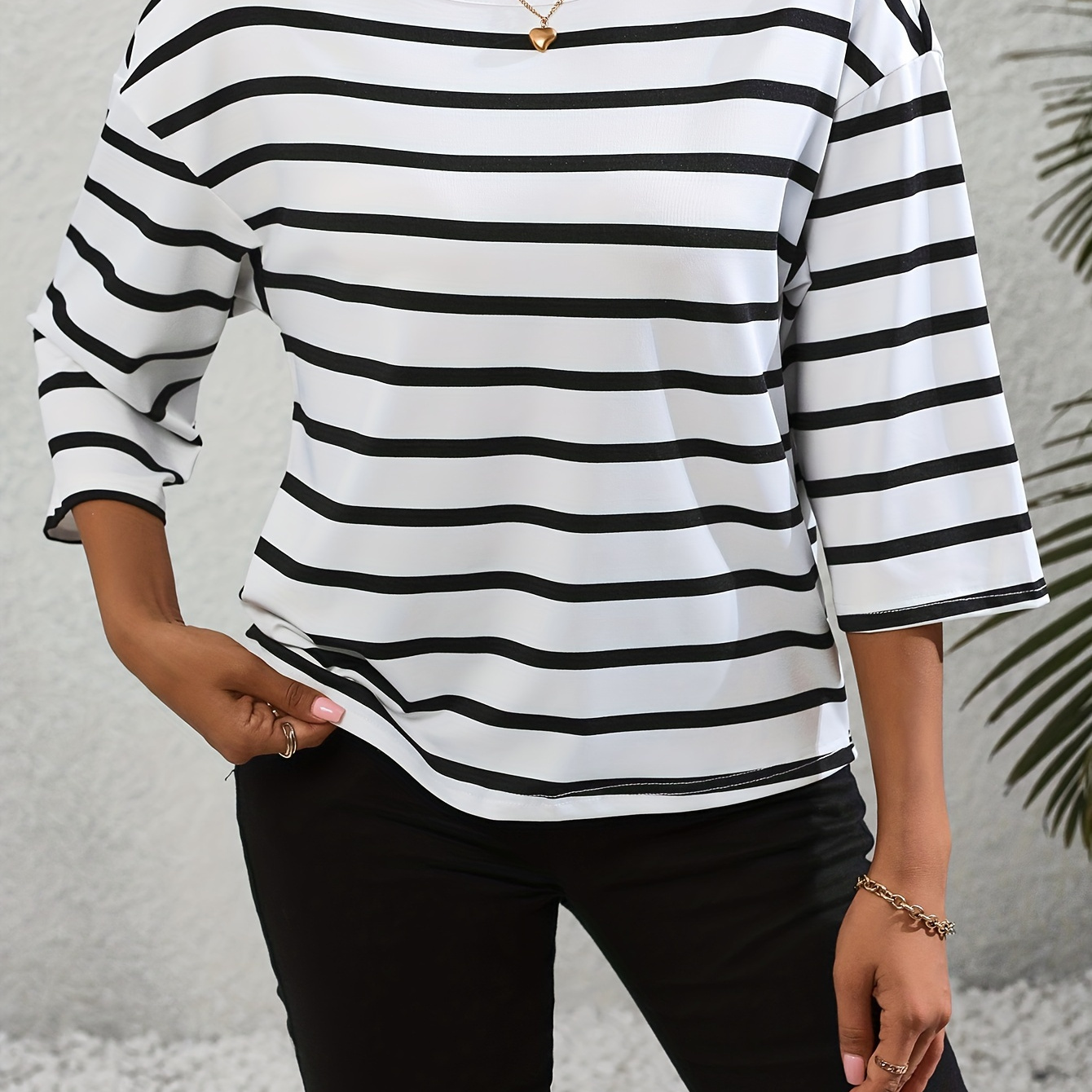 

Striped Crew Neck T-shirt, Casual Half Sleeve T-shirt For Spring & Summer, Women's Clothing