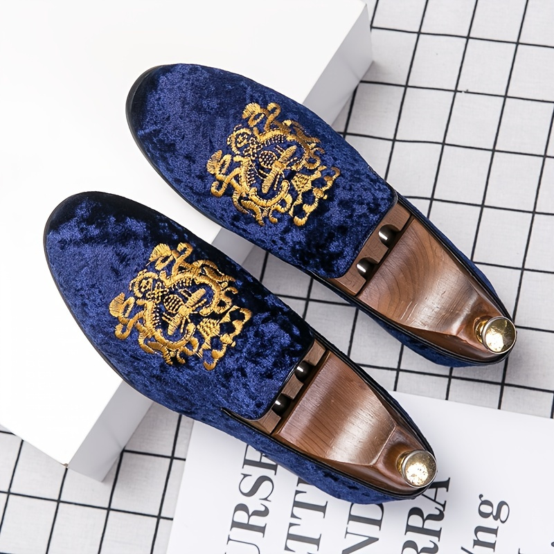 Men's Velvet Loafer Shoes Formal Shoes Fashion Embroidery Slip On Casual  Shoes For Wedding Party - Temu