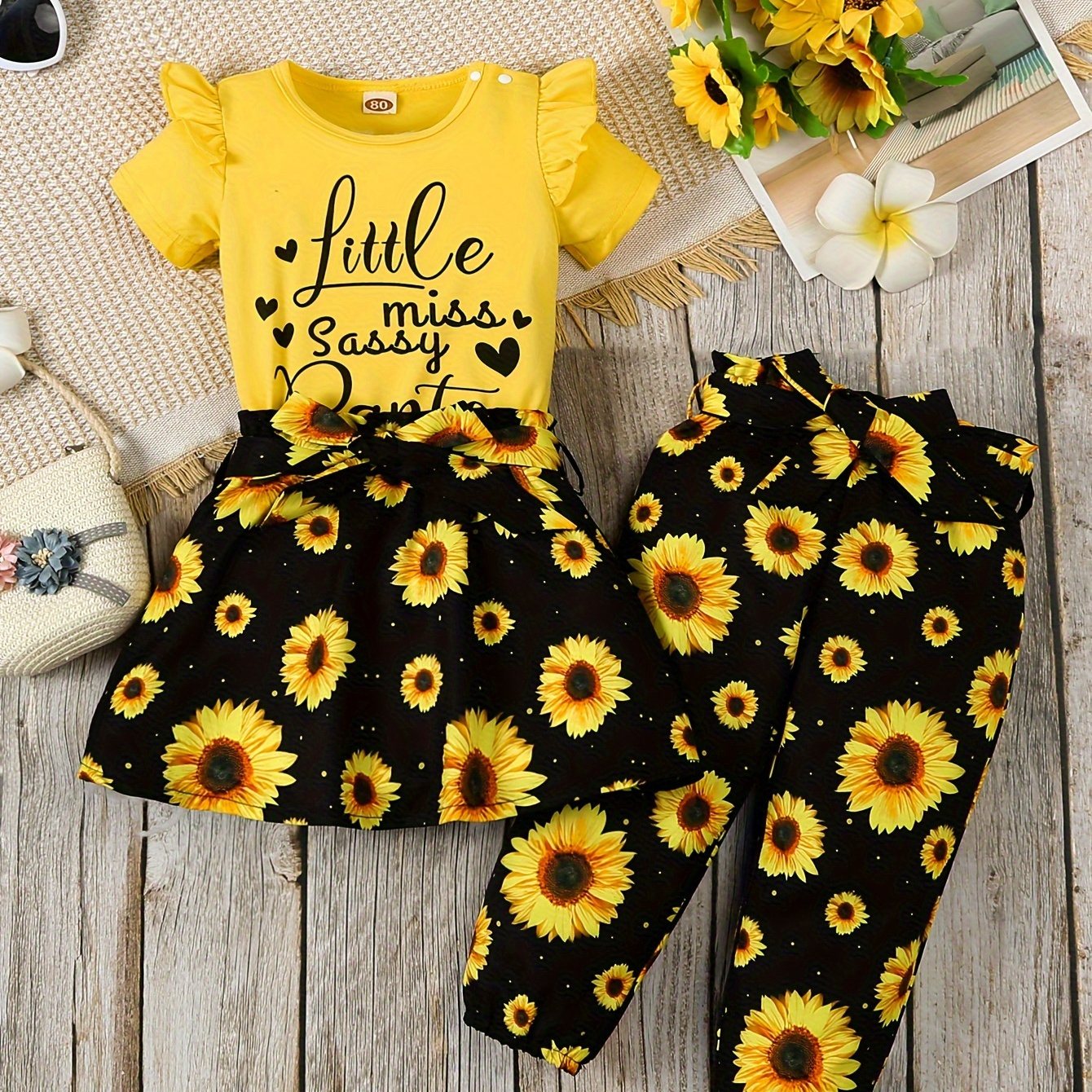 

Baby Girls Toddlers New Letter "little Miss Sassy" Love Print Ruffle T-shirt Top & Sunflower Print Skirt + Pants With Belt Fashion Casual Set