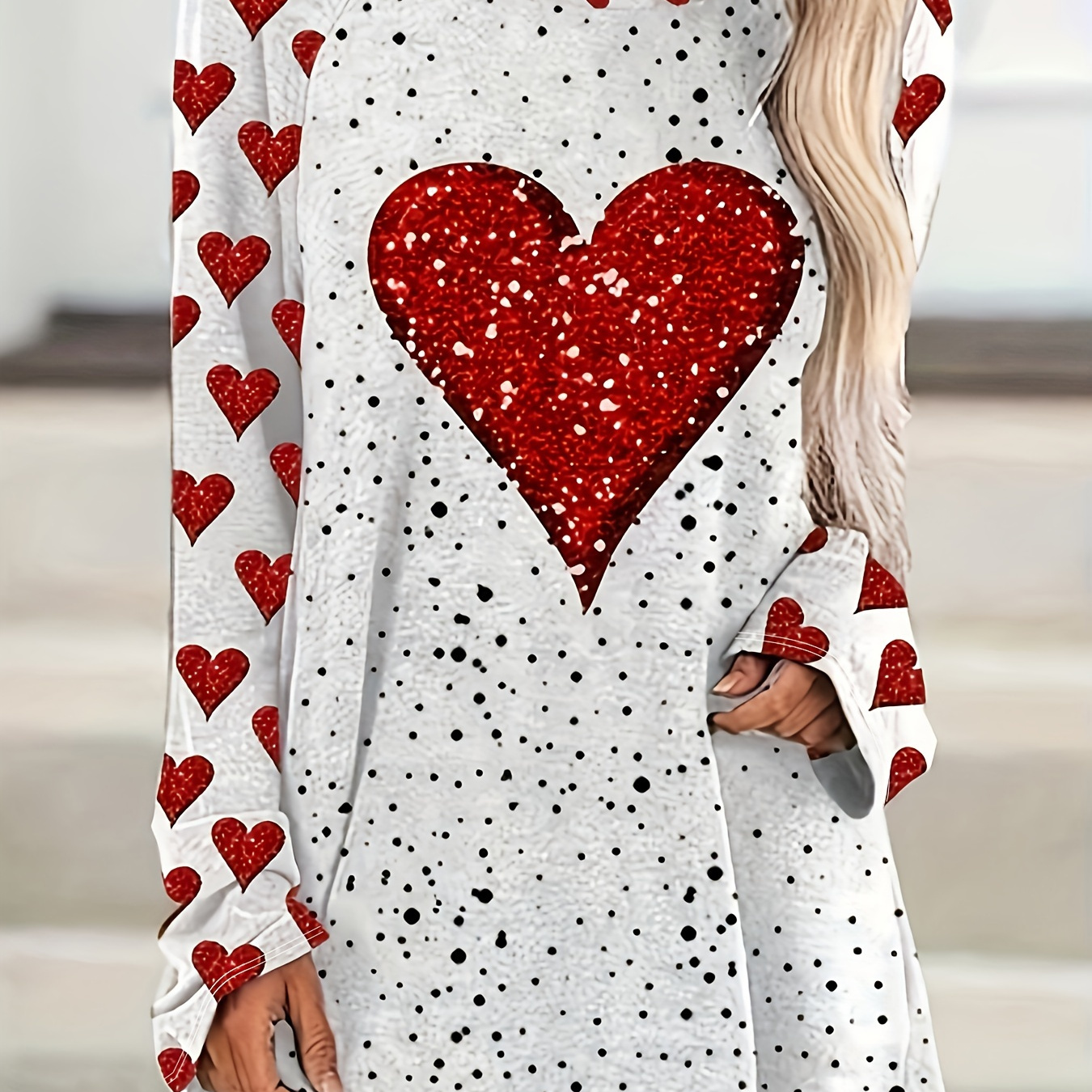 

Plus Size Heart Print T-shirt, Casual Crew Neck Long Sleeve T-shirt, Women's Plus Size clothing