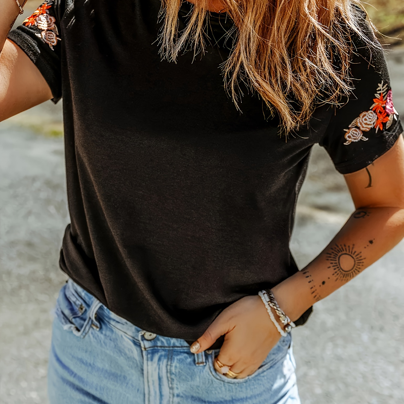 

Embroidered Crew Neck T-shirt, Casual Short Sleeve Top For Spring & Summer, Women's Clothing