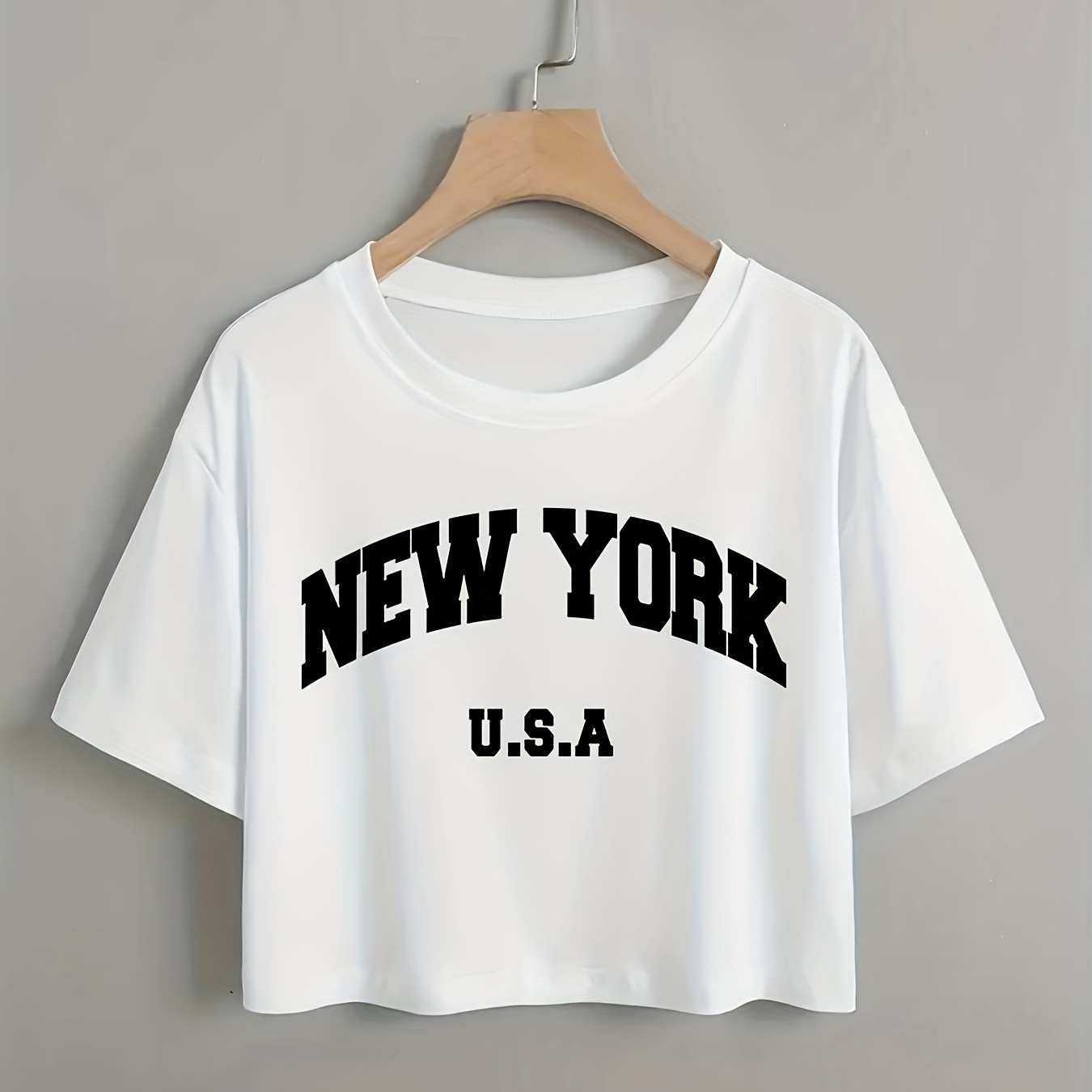 

New York Letter Print Crew Neck Crop Sports T-shirt, Short Sleeves Casual Everyday Crop Tops, Women's Activewear
