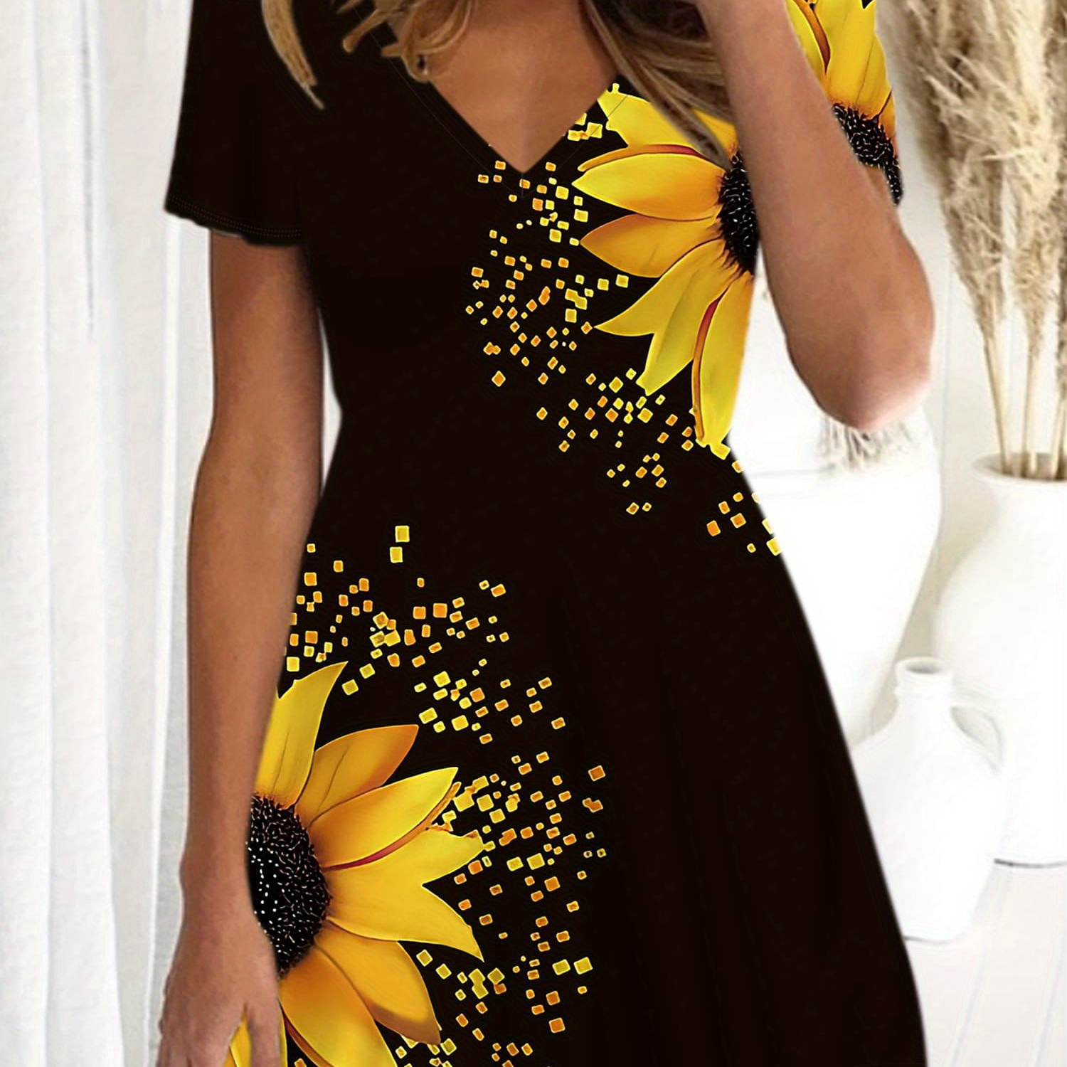 

Sunflower Print Slim Dress, Casual Short Sleeve V-neck Dress For Summer & Spring, Women's Clothing