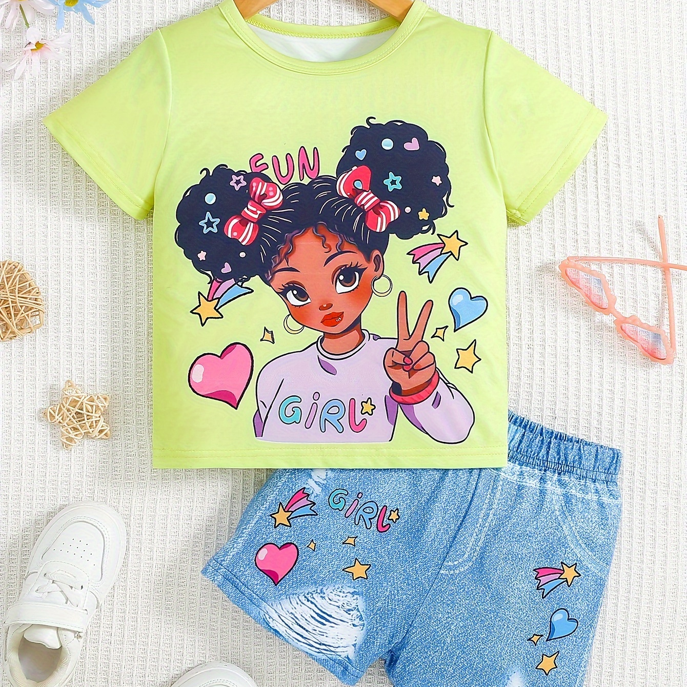 

2pcs Girl's Sweet Cartoon Girl Print Short Sleeve Top + Shorts Set Holiday Summer Cute & Fashion Outfit