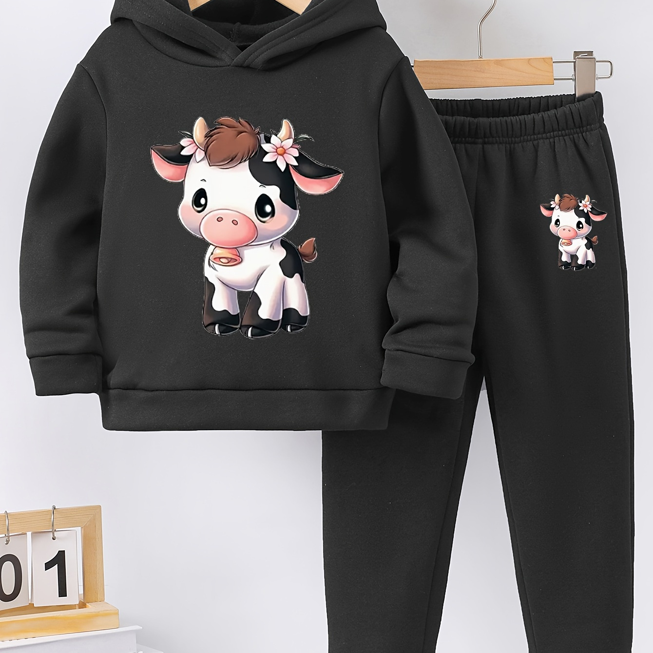

Adorable Cartoon Cow Graphic Print, Girl's Casual 2 Pcs Co-ord Set, Round Neck Long Sleeve Warm Fleece Hoodie & Comfy Versatile Sweatpants, Ideal For Daily And Outdoor Wear, Fall And Winter