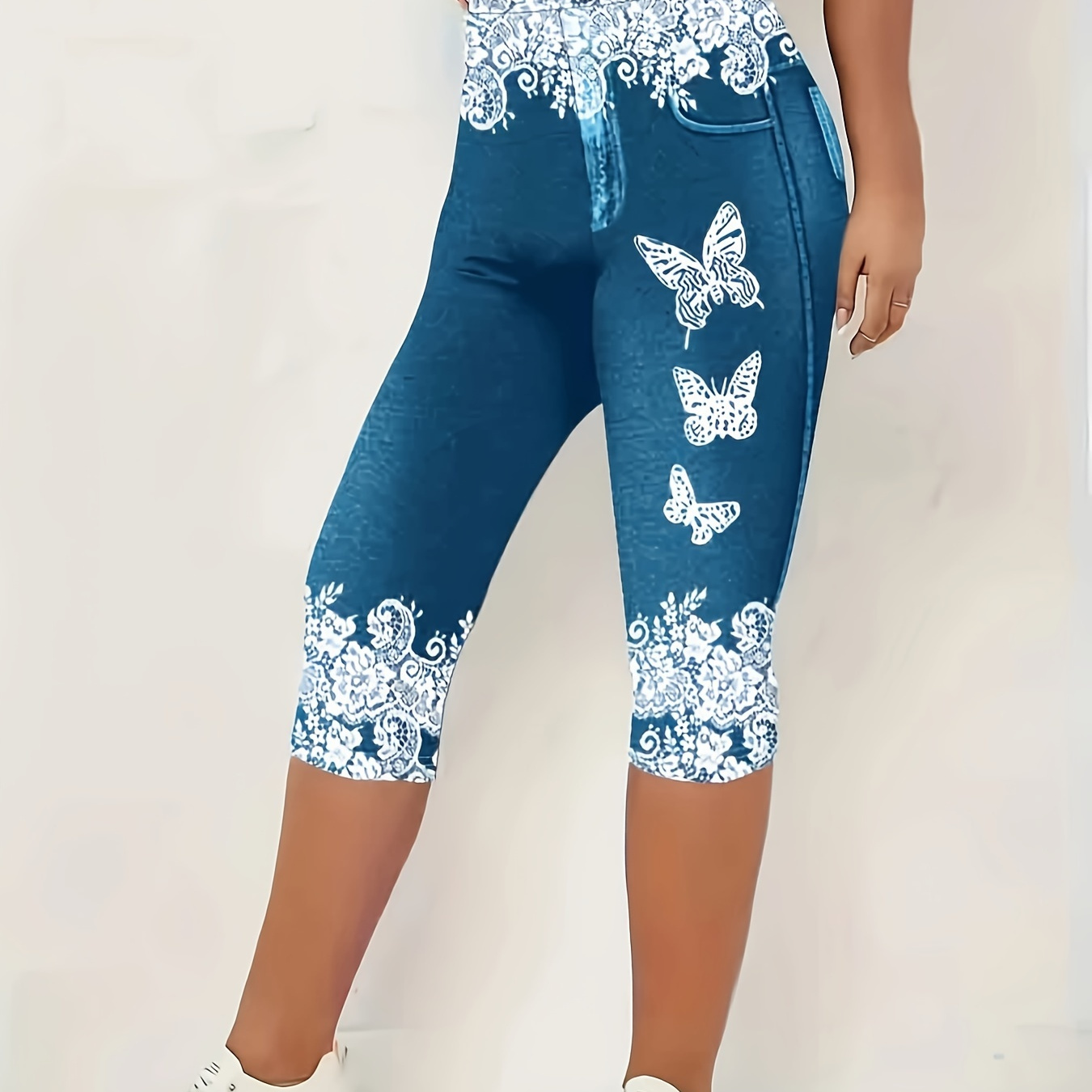 

Plus Size Floral & Butterfly Print Capri Leggings, Casual High Waist Stretchy Leggings For Spring & Summer, Women's Plus Size Clothing