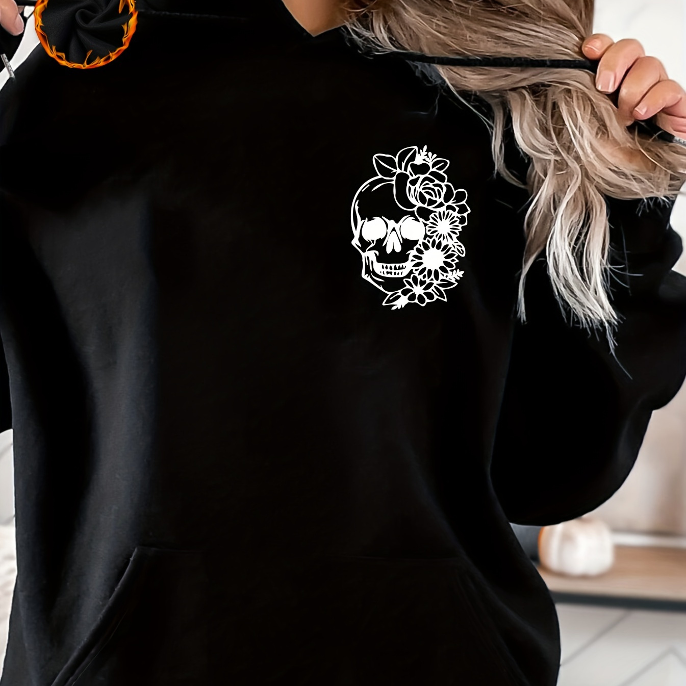 

Plus Size Skull Print Hoodie, Casual Long Sleeve Kangaroo Pocket Sweatshirt, Women's Plus Size clothing