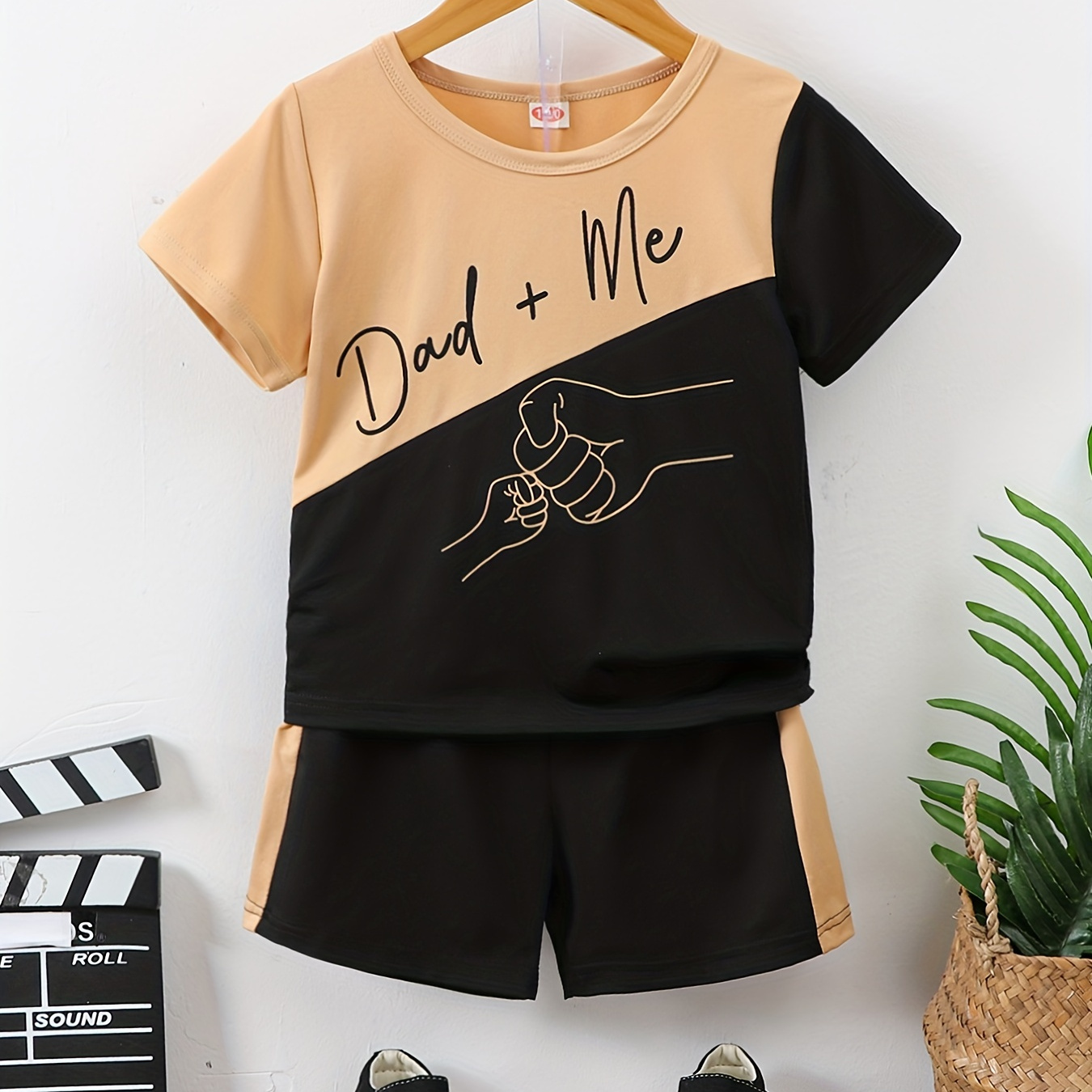 

Boys "daddy + Me" Fists Print Color Block Casual Outfit Round Neck T-shirt & Shorts Kids Summer Clothes Sets