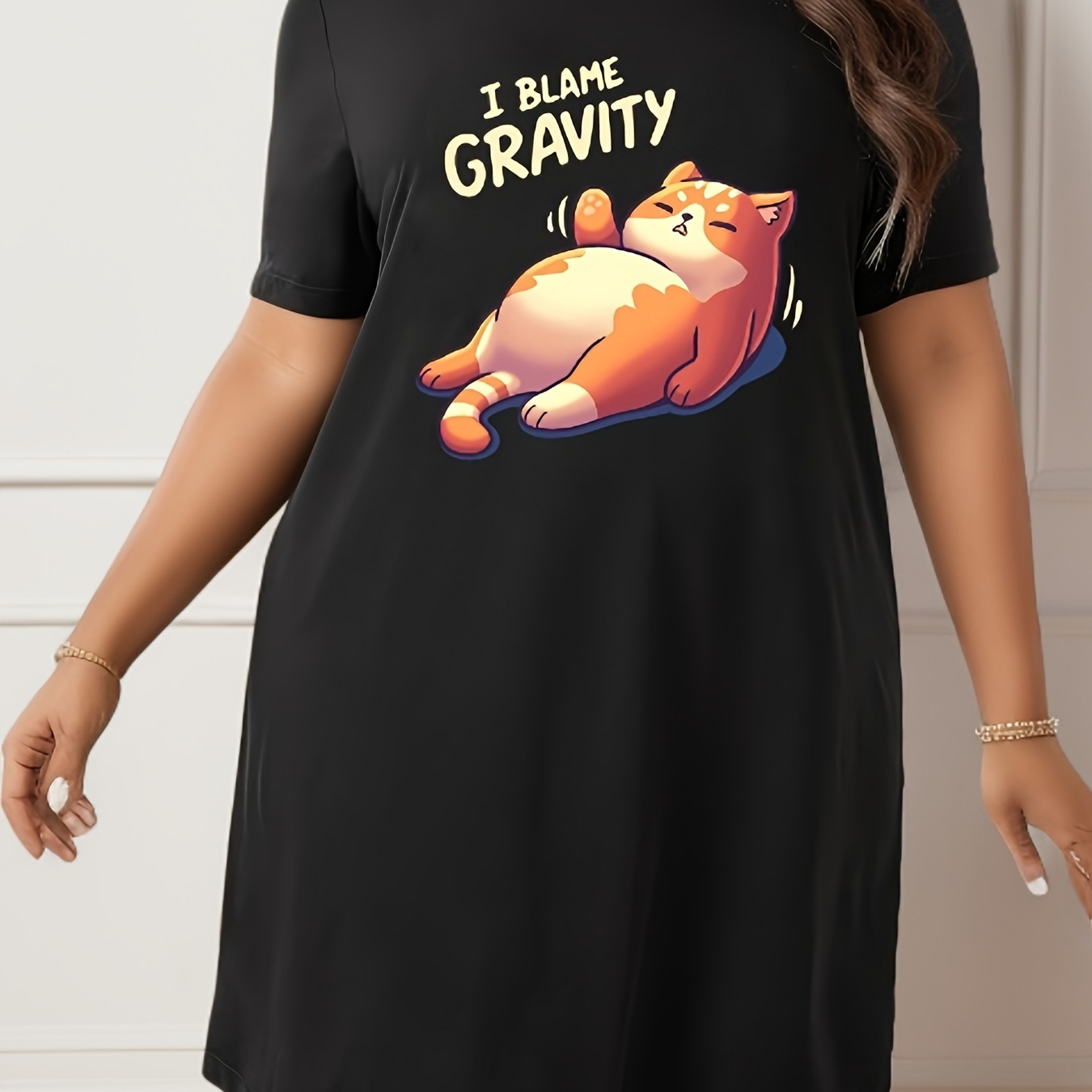 

1pc Robe T-Shirt Décontractée Grande Taille pour Femme avec Imprimé Chat Mignon, Tissu en de Polyester, Col Rond, Motif Animal, Chemise de Nuit Toutes