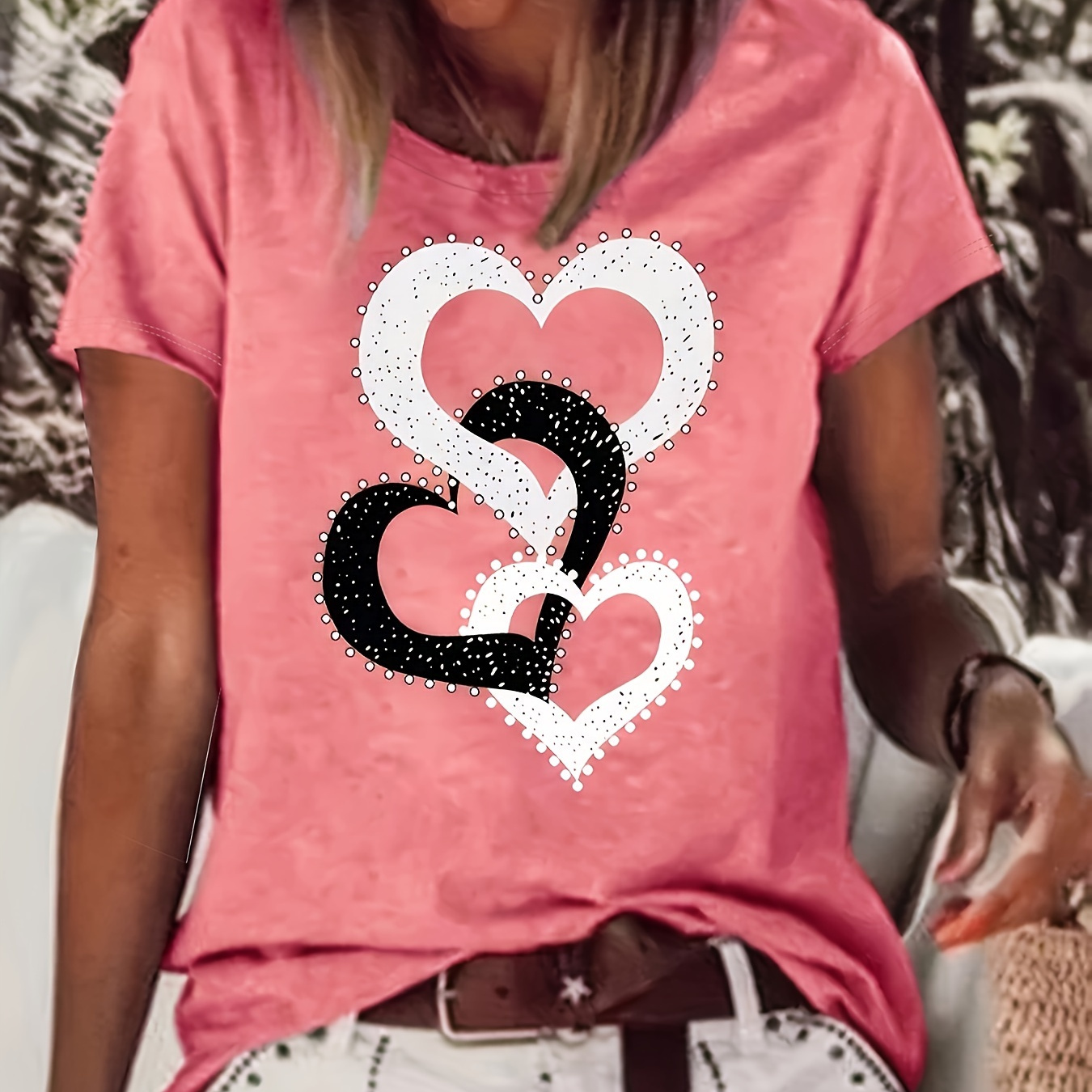 

Plus Size Heart Print T-shirt, Casual Crew Neck Short Sleeve T-shirt, Women's Plus Size clothing