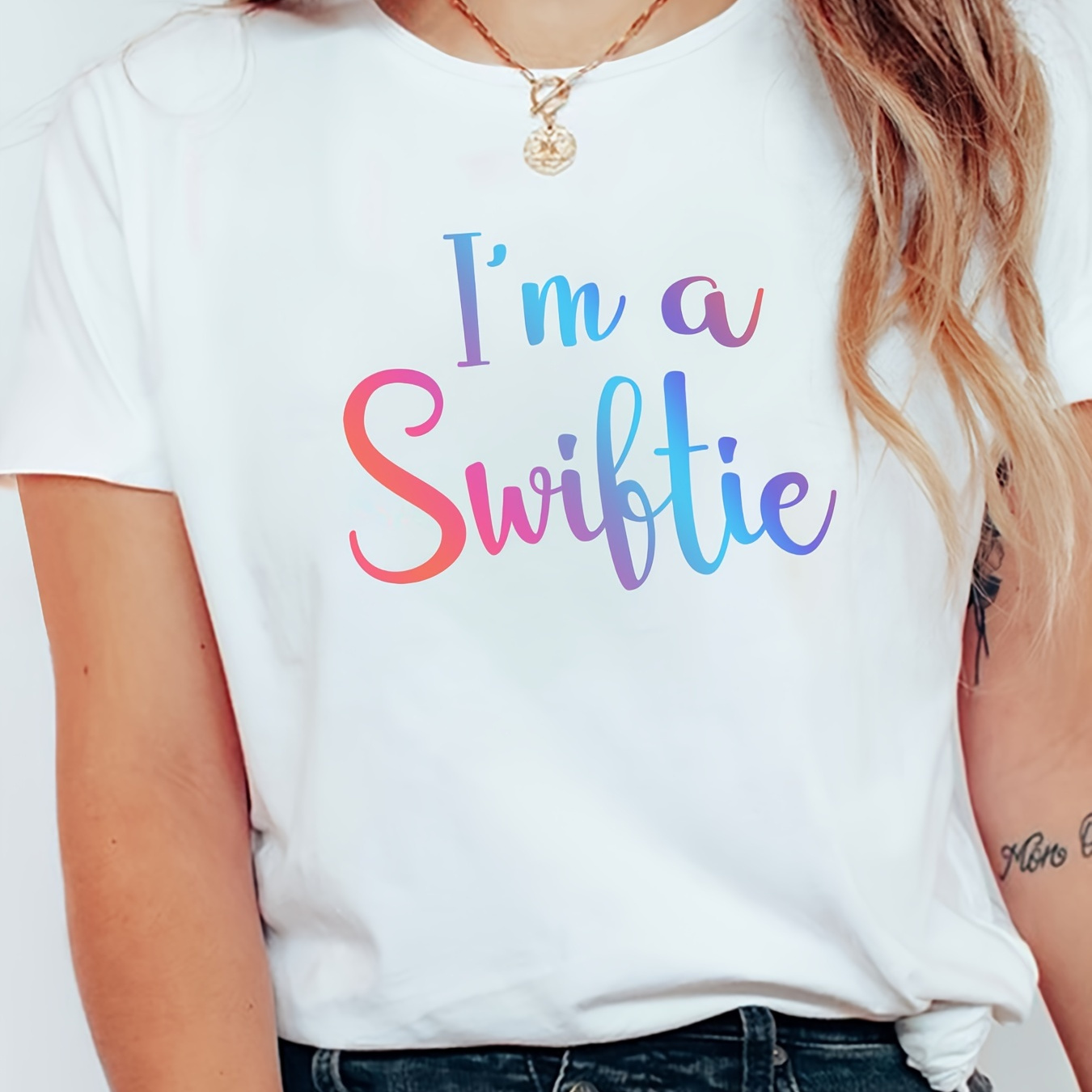 

Colorful Gradient Im A Swiftie Letter Graphic Crew Neck Sports Tee, Workout Short Sleeves Running Tops, Women's Activewear