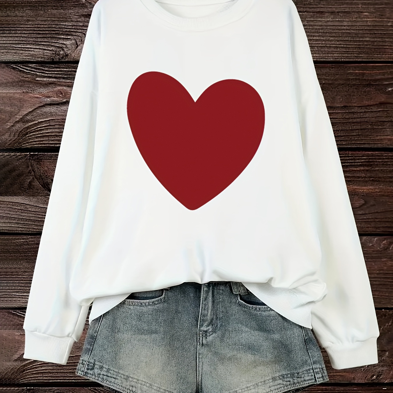 

Plus Size Heart Print Sweatshirt, Casual Long Sleeve Crew Neck Pullover Sweatshirt, Women's Plus Size Clothing