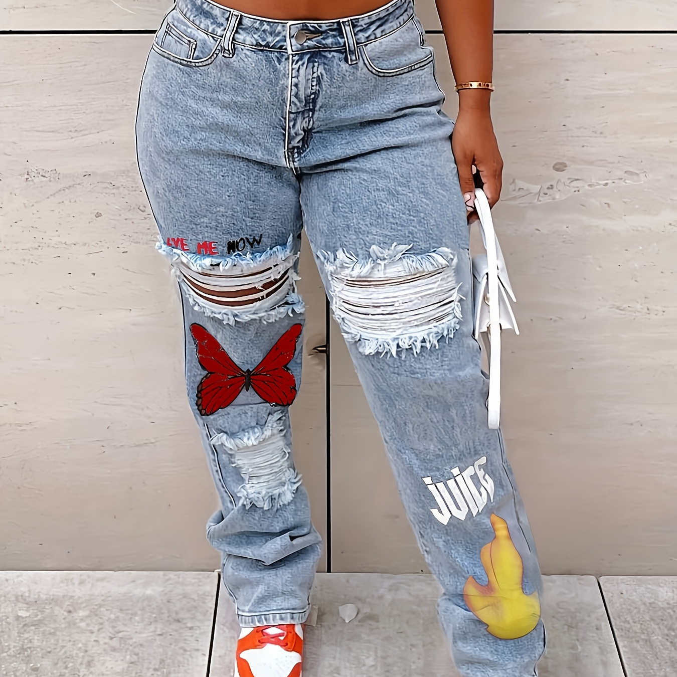 

Women's Distressed Straight-leg Jeans With "juice" Print - High-waisted, Non-stretch Denim In Light Blue With Red Patch, Machine Washable