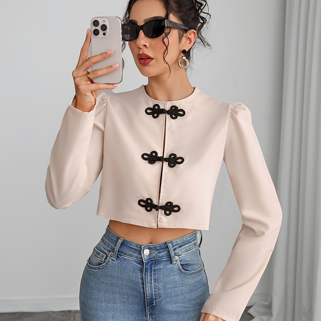 

Unique Detail, Buttons Crop Blouse - Chic Long Sleeve, Round Neck, Polyester, Machine Washable - Sophisticated Style For Spring/summer
