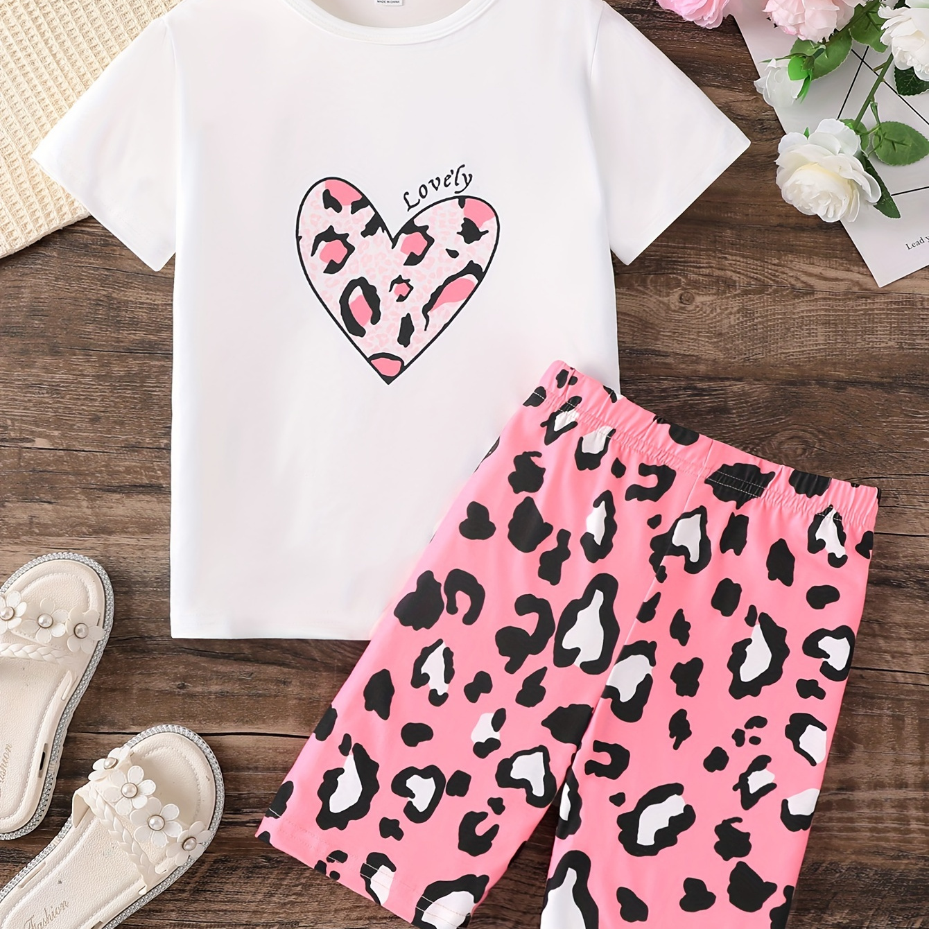 

Girls Casual Cute Trendy Leopard Heart Graphic T-shirt & Pants Set For Summer Holiday Party Kids Clothes