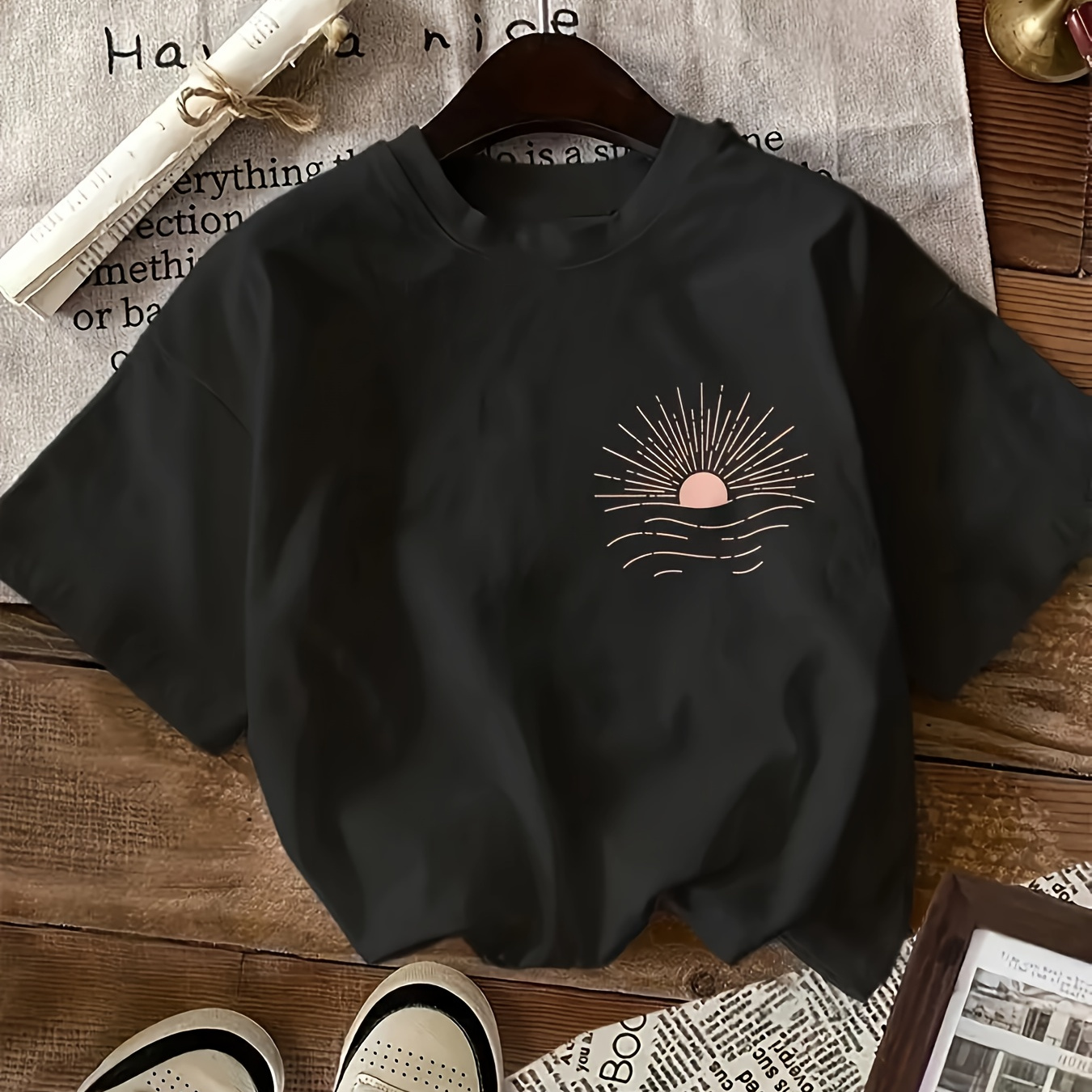 

Sun Print Round Neck Women's Casual T-shirt