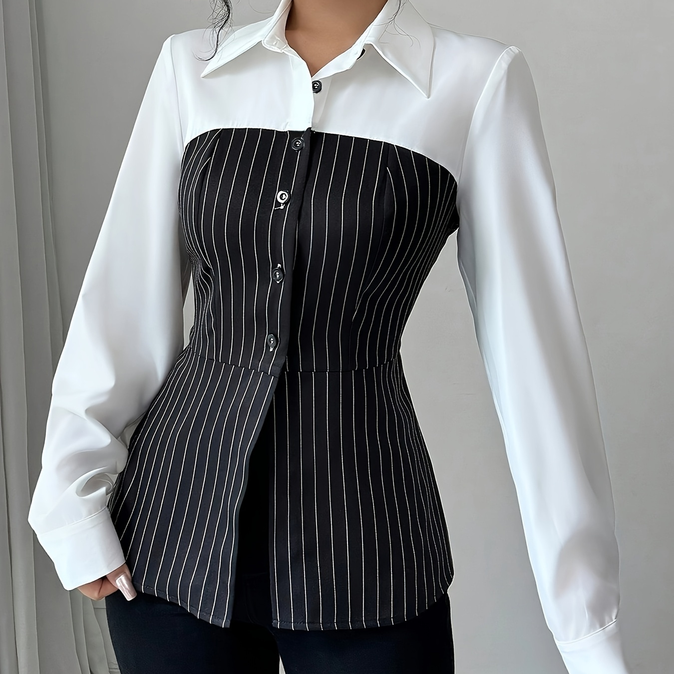 

Prêt pour | Blouse Élégante à Rayures Noires et Blanches pour Femmes - Chemise en Polyester Décontractée pour Printemps/Été avec Boutonnage et Manches Longues, Parfaite pour Tenue Décontractée